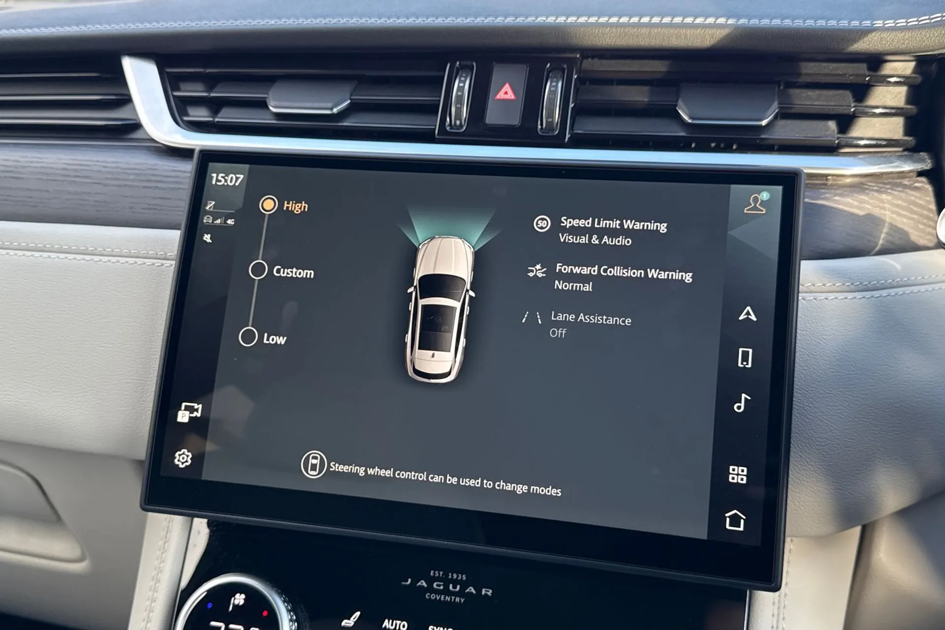 Jaguar F-PACE thumbnail image number 58