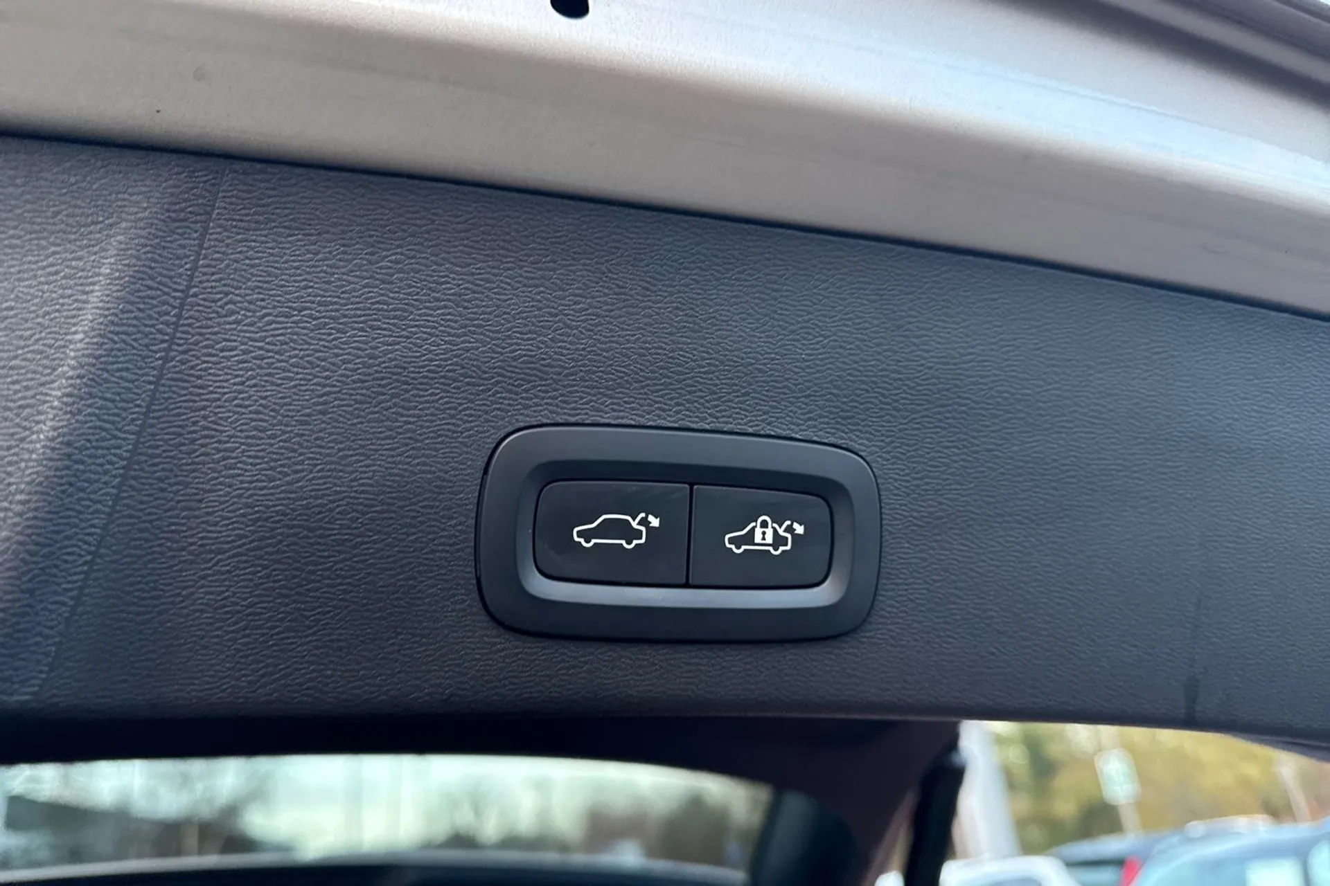 Volvo XC40 thumbnail image number 21