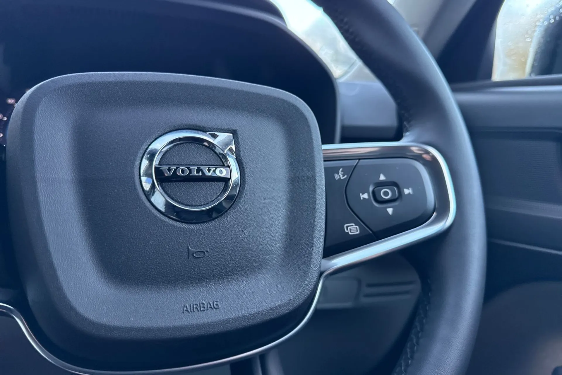 Volvo XC40 thumbnail image number 37