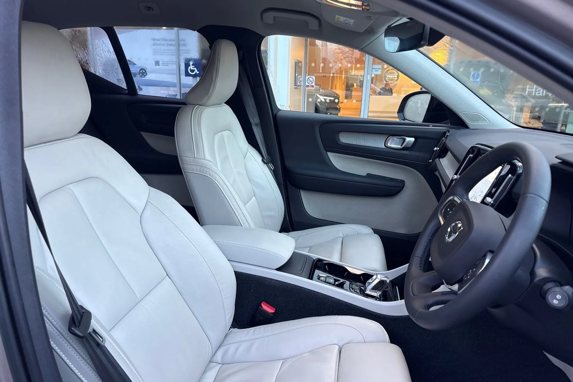 Volvo XC40 thumbnail image number 26