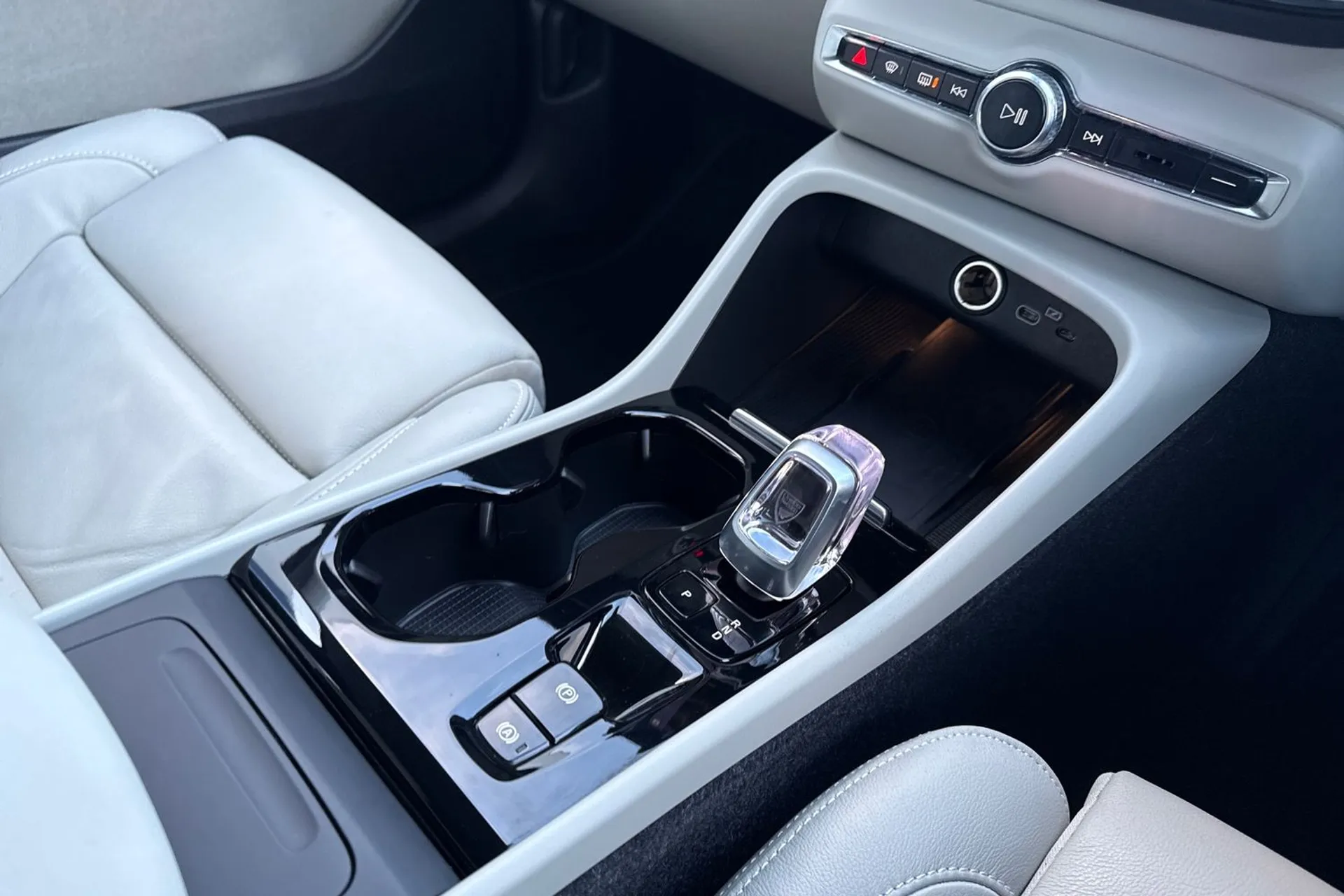 Volvo XC40 thumbnail image number 42