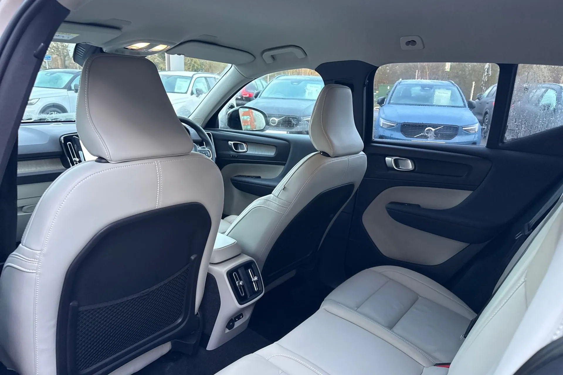 Volvo XC40 thumbnail image number 31