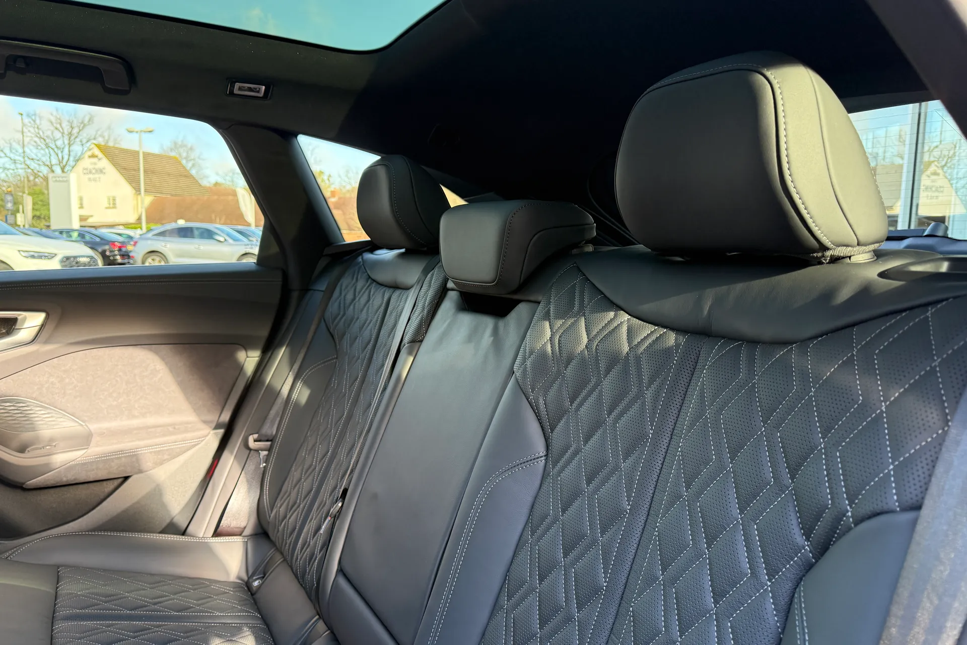 Audi A5 thumbnail image number 25