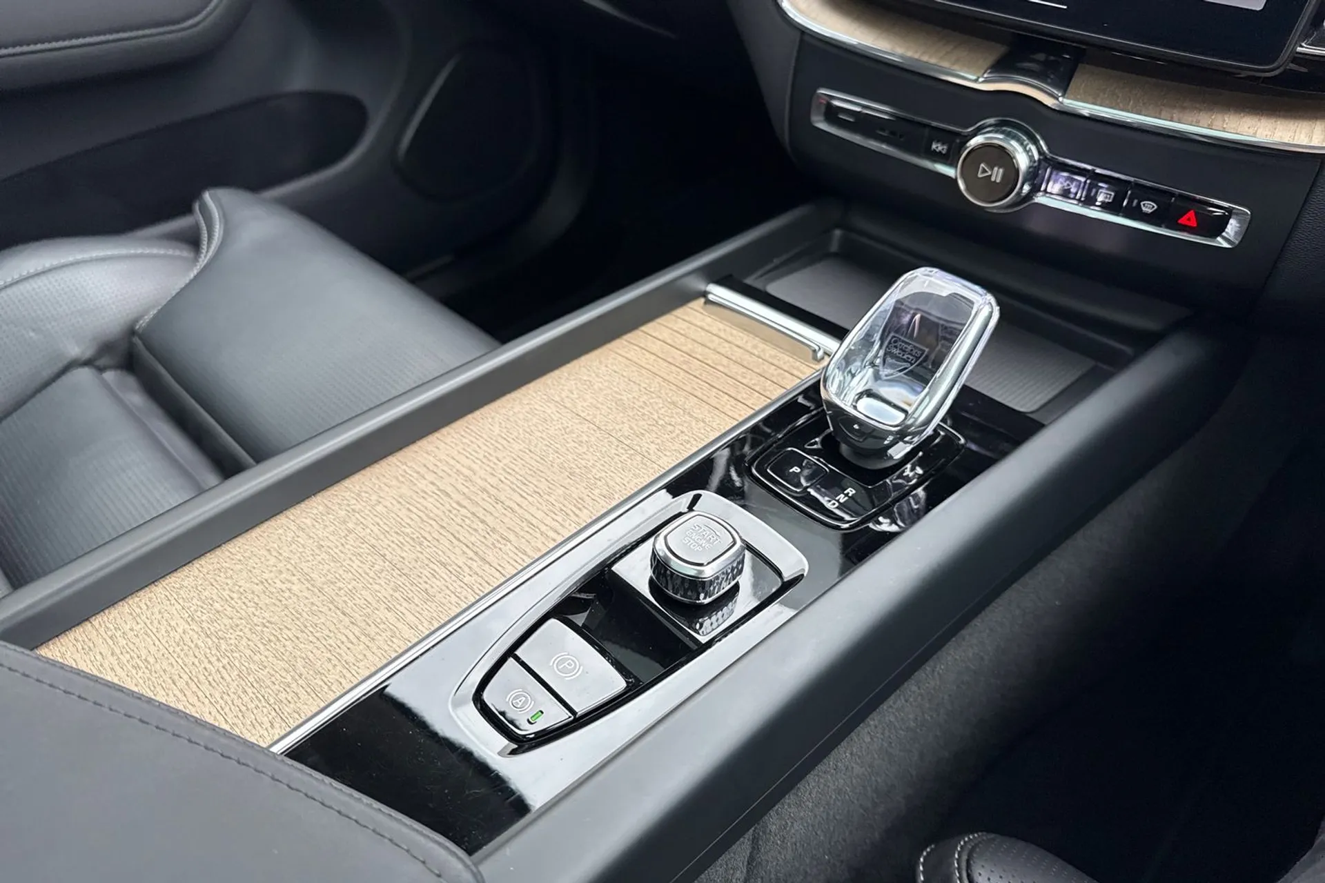 Volvo XC60 thumbnail image number 43