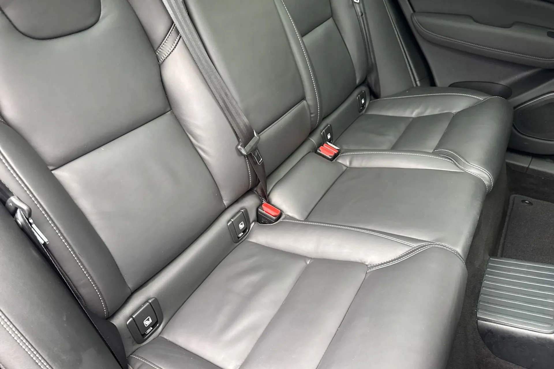 Volvo XC60 thumbnail image number 25