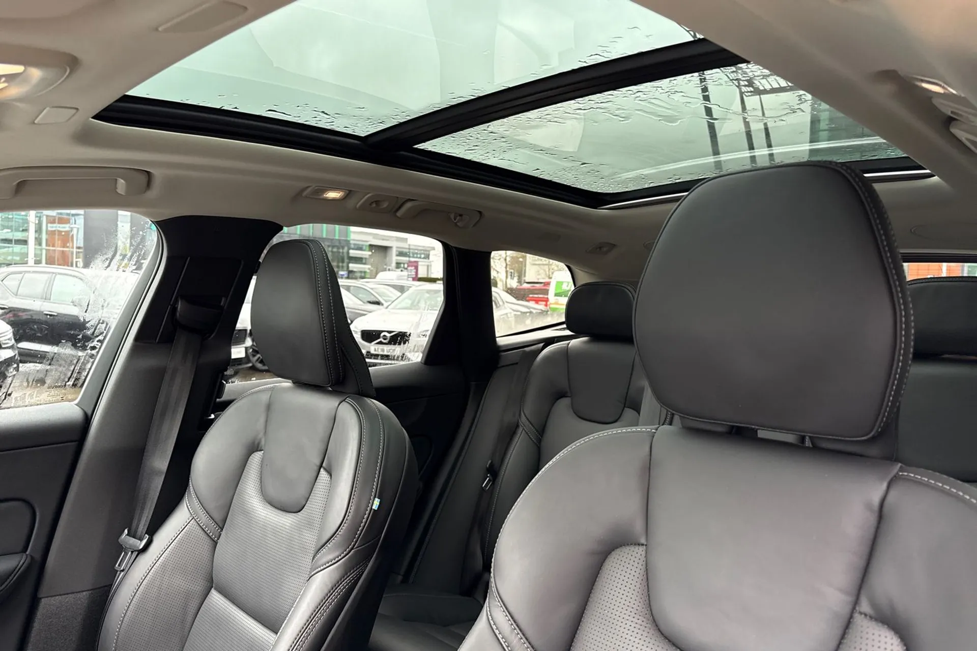 Volvo XC60 thumbnail image number 29