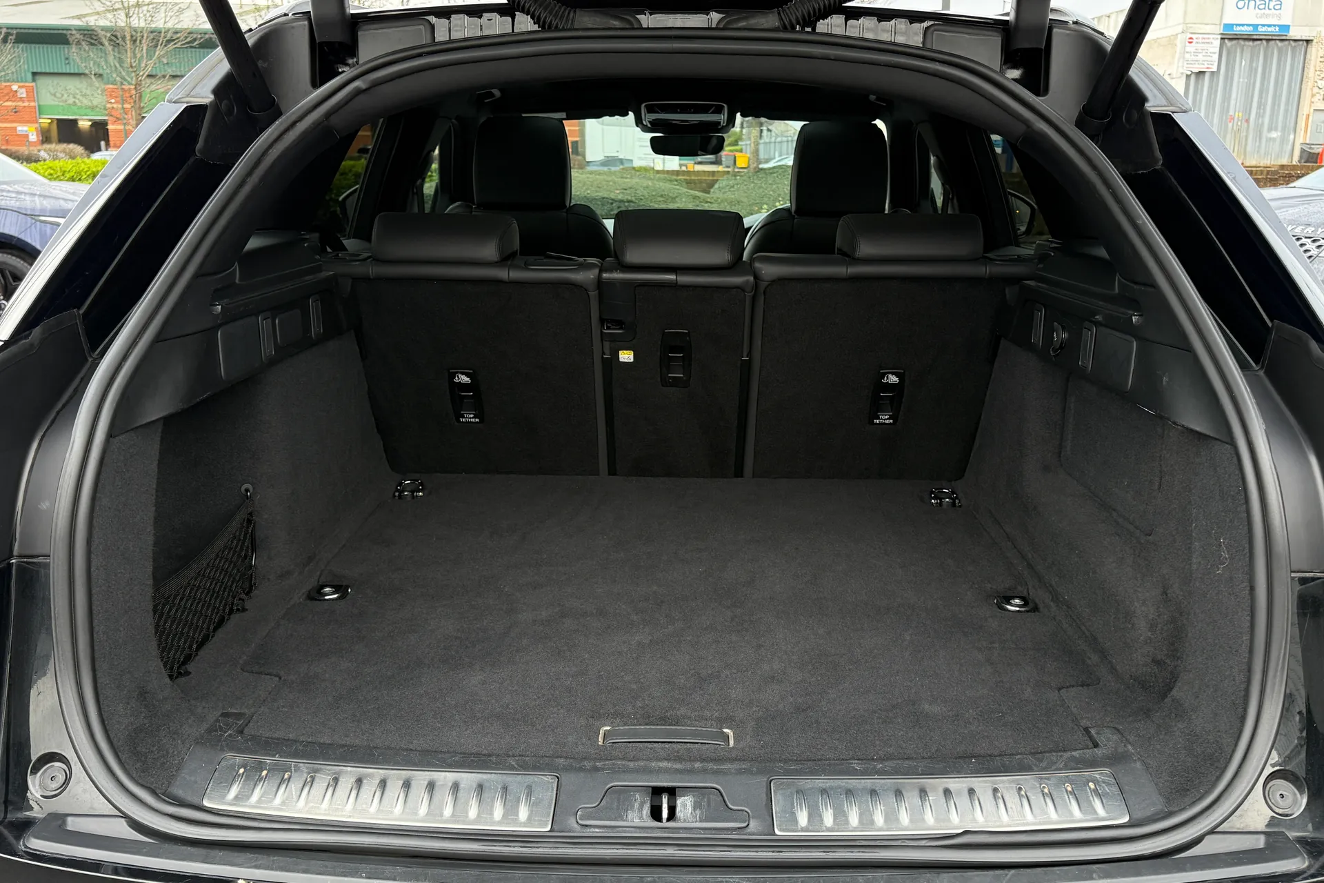 LAND ROVER RANGE ROVER VELAR thumbnail image number 25