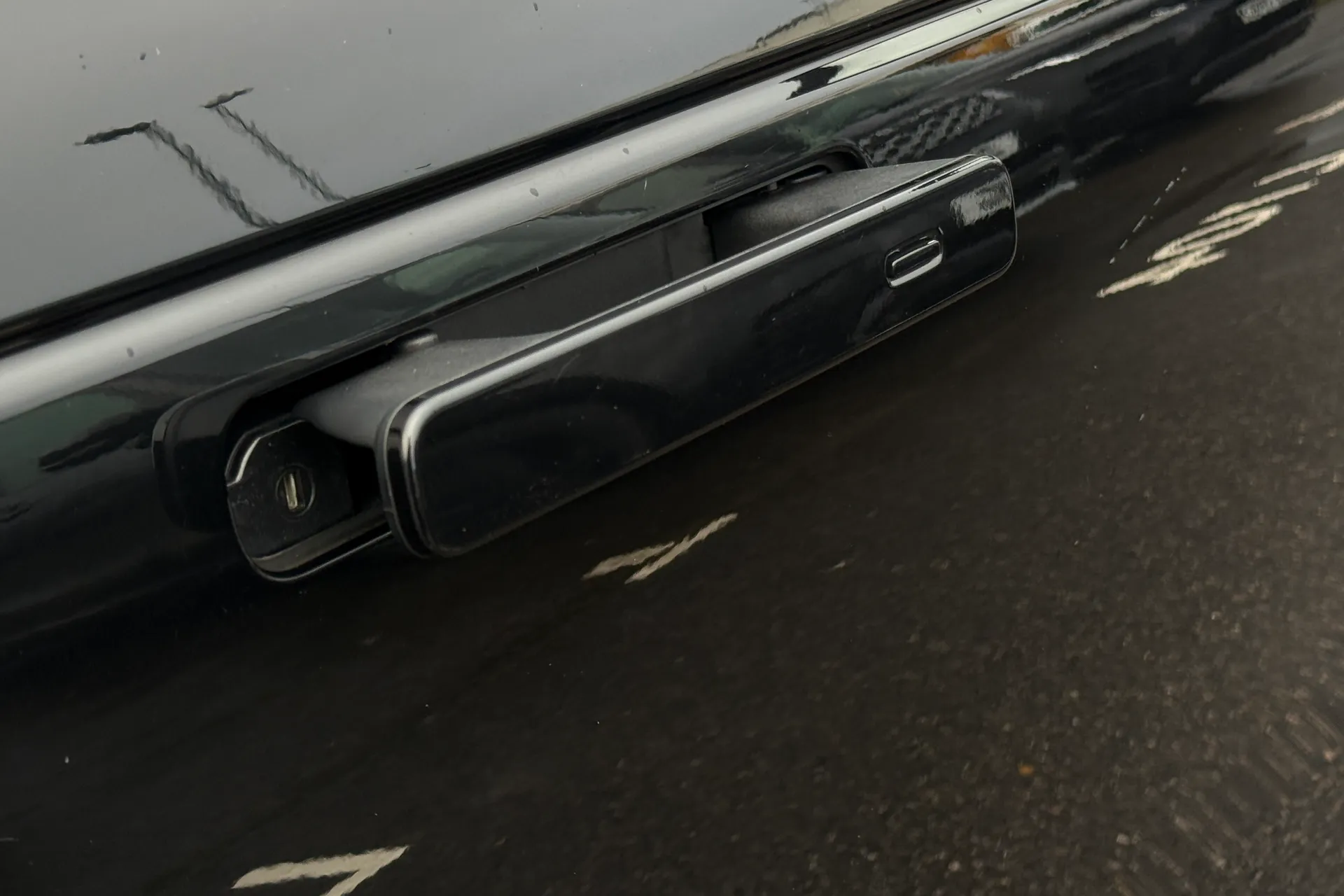 LAND ROVER RANGE ROVER VELAR thumbnail image number 17