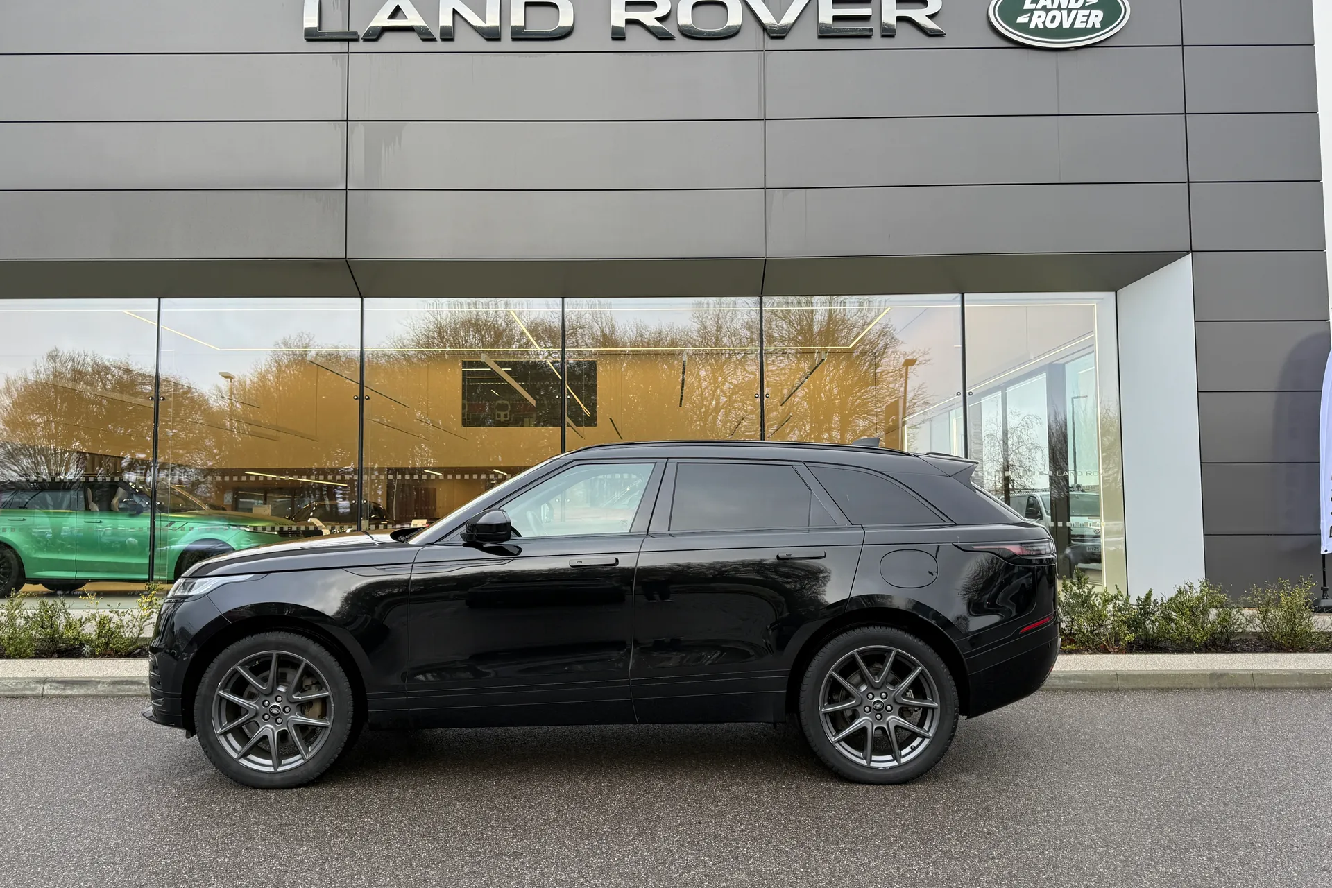 LAND ROVER RANGE ROVER VELAR thumbnail image number 9