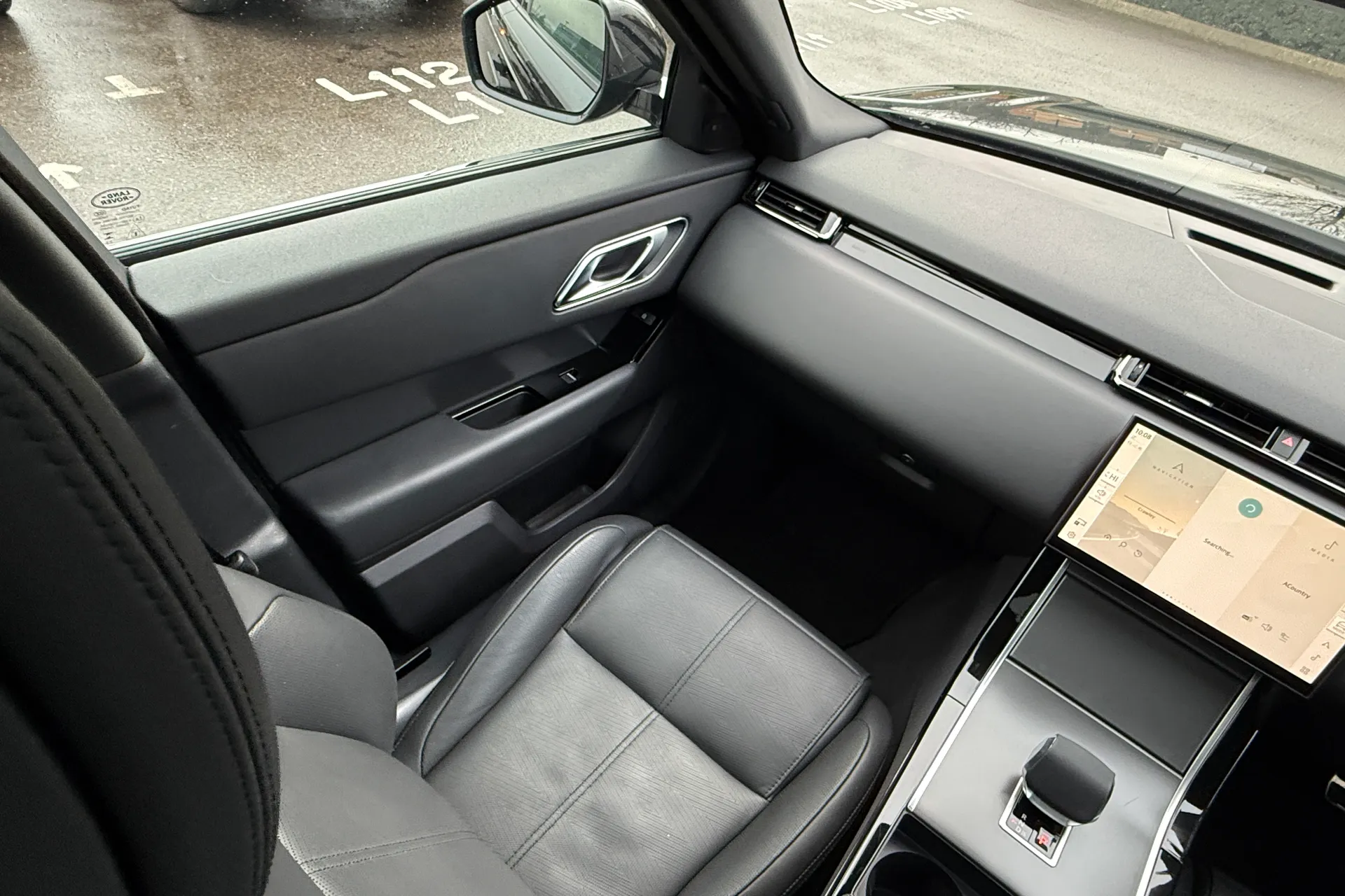 LAND ROVER RANGE ROVER VELAR thumbnail image number 18