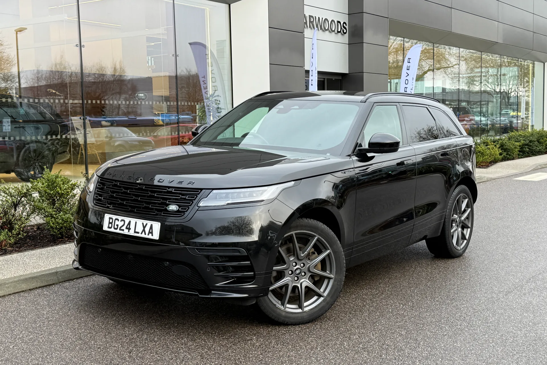 LAND ROVER RANGE ROVER VELAR thumbnail image number 16