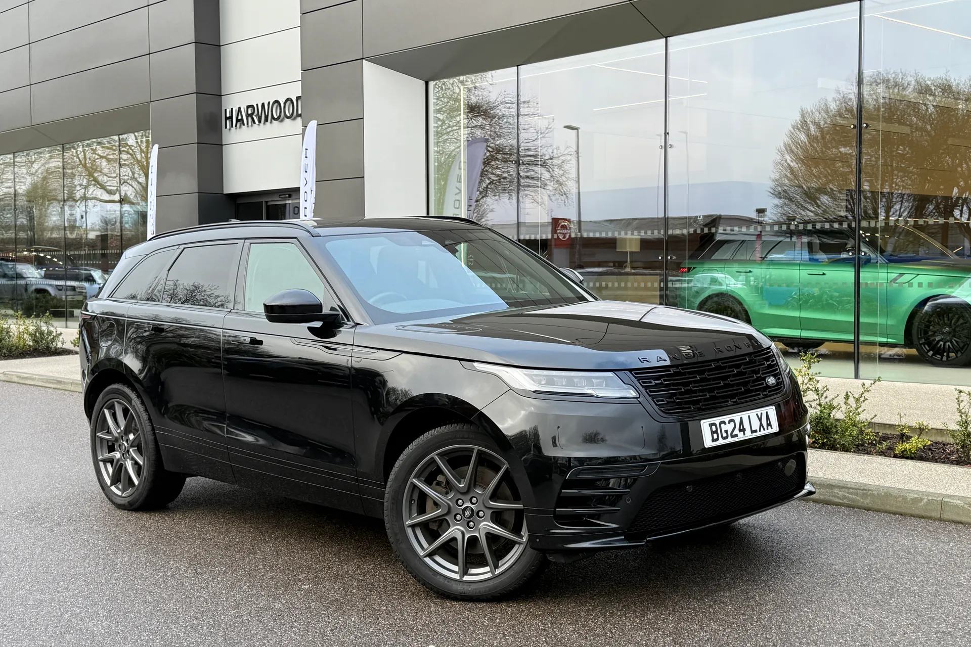 LAND ROVER RANGE ROVER VELAR focused image