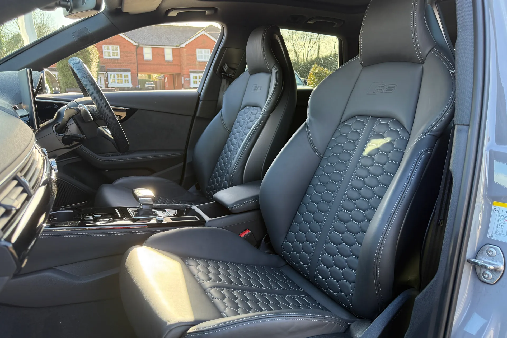 Audi RS4 thumbnail image number 35