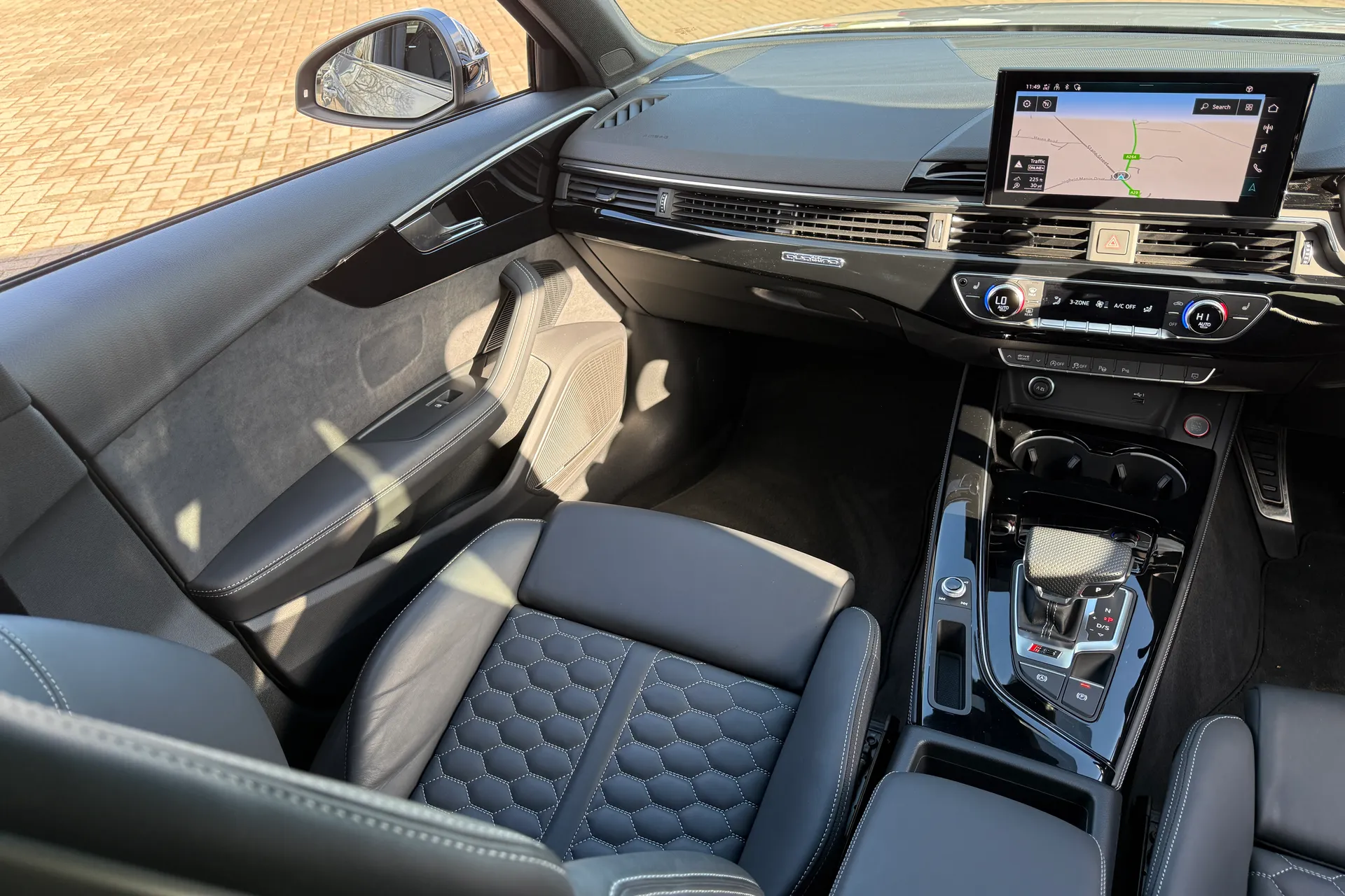 Audi RS4 thumbnail image number 47