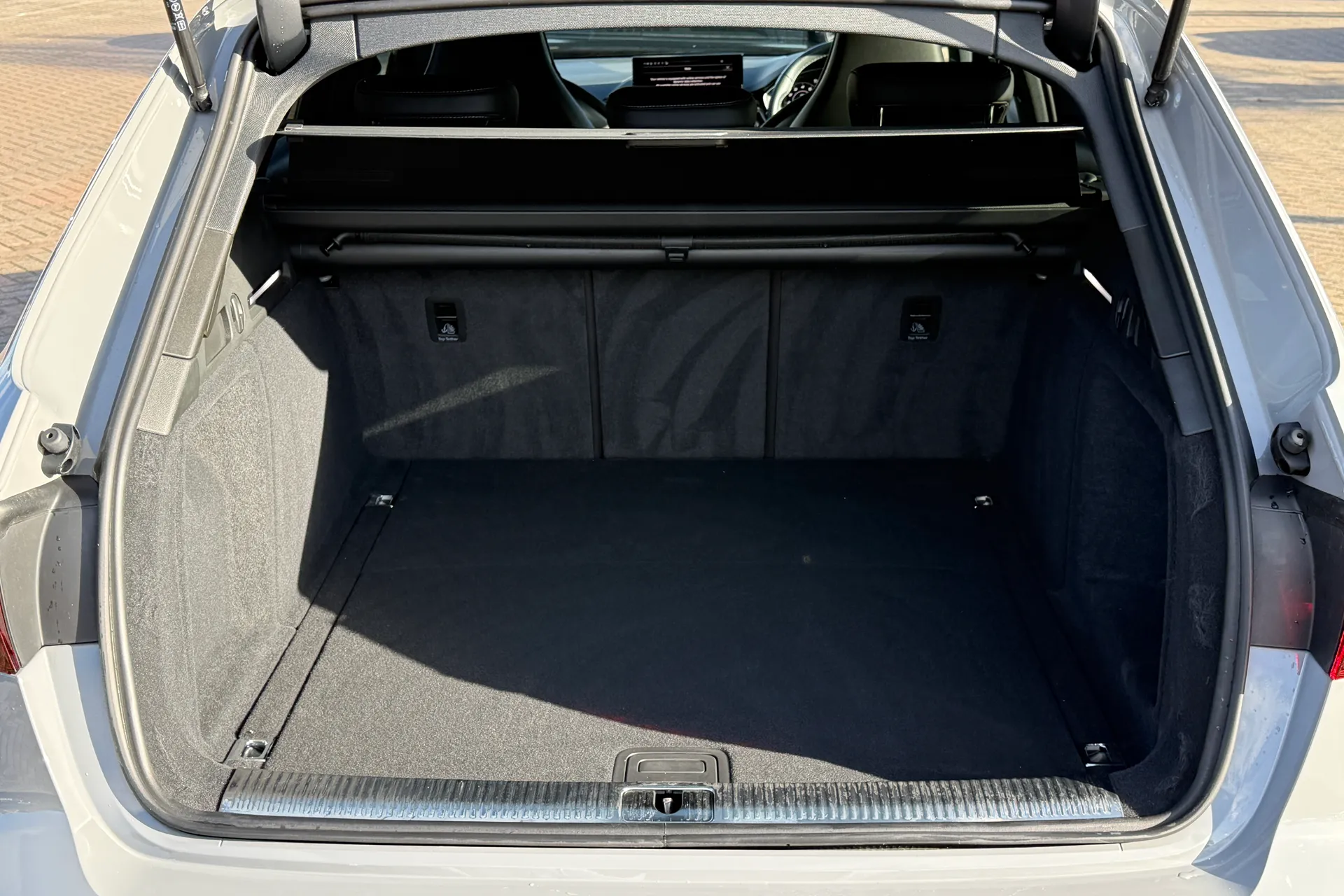 Audi RS4 thumbnail image number 43