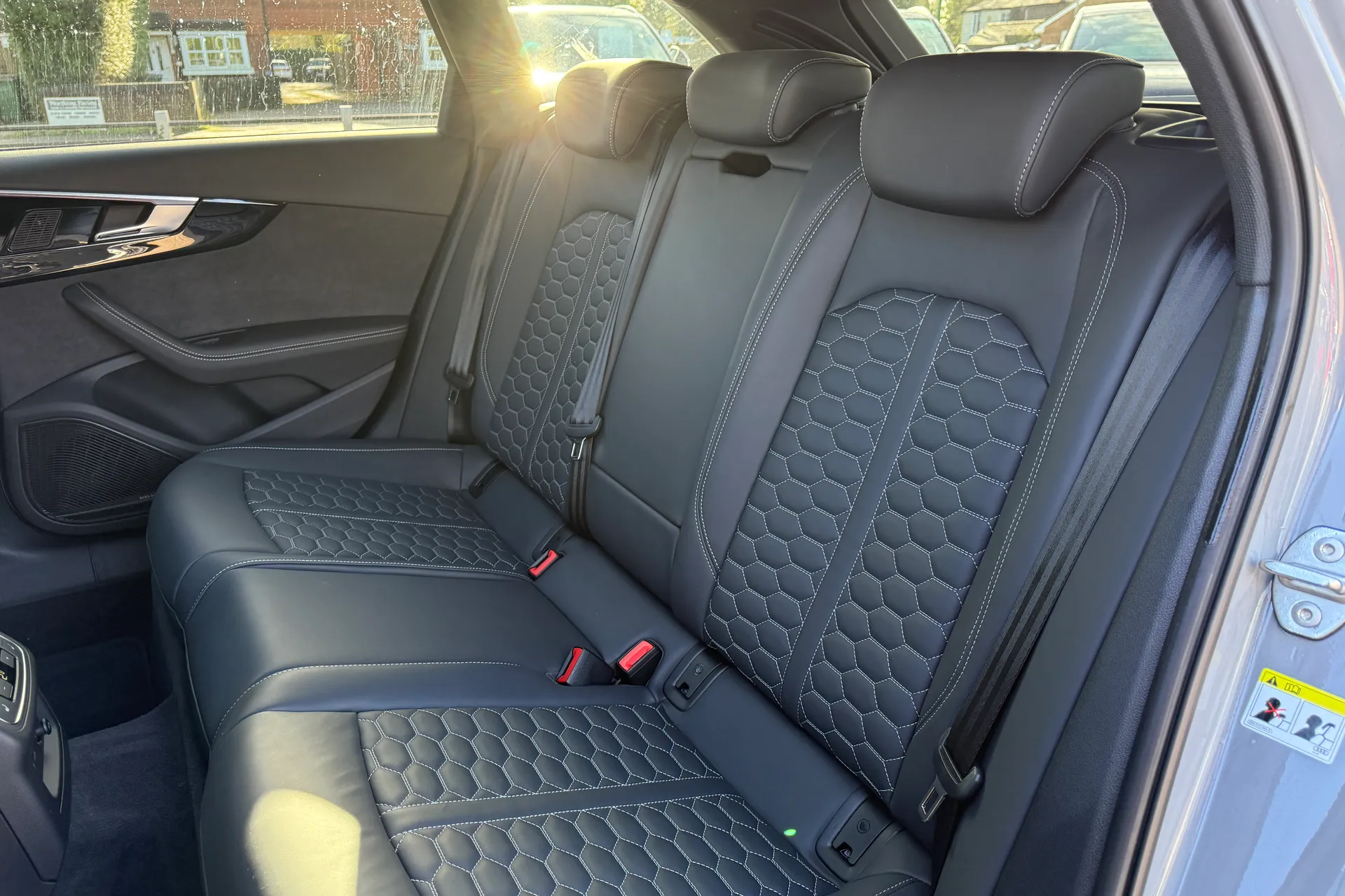 Audi RS4 thumbnail image number 51