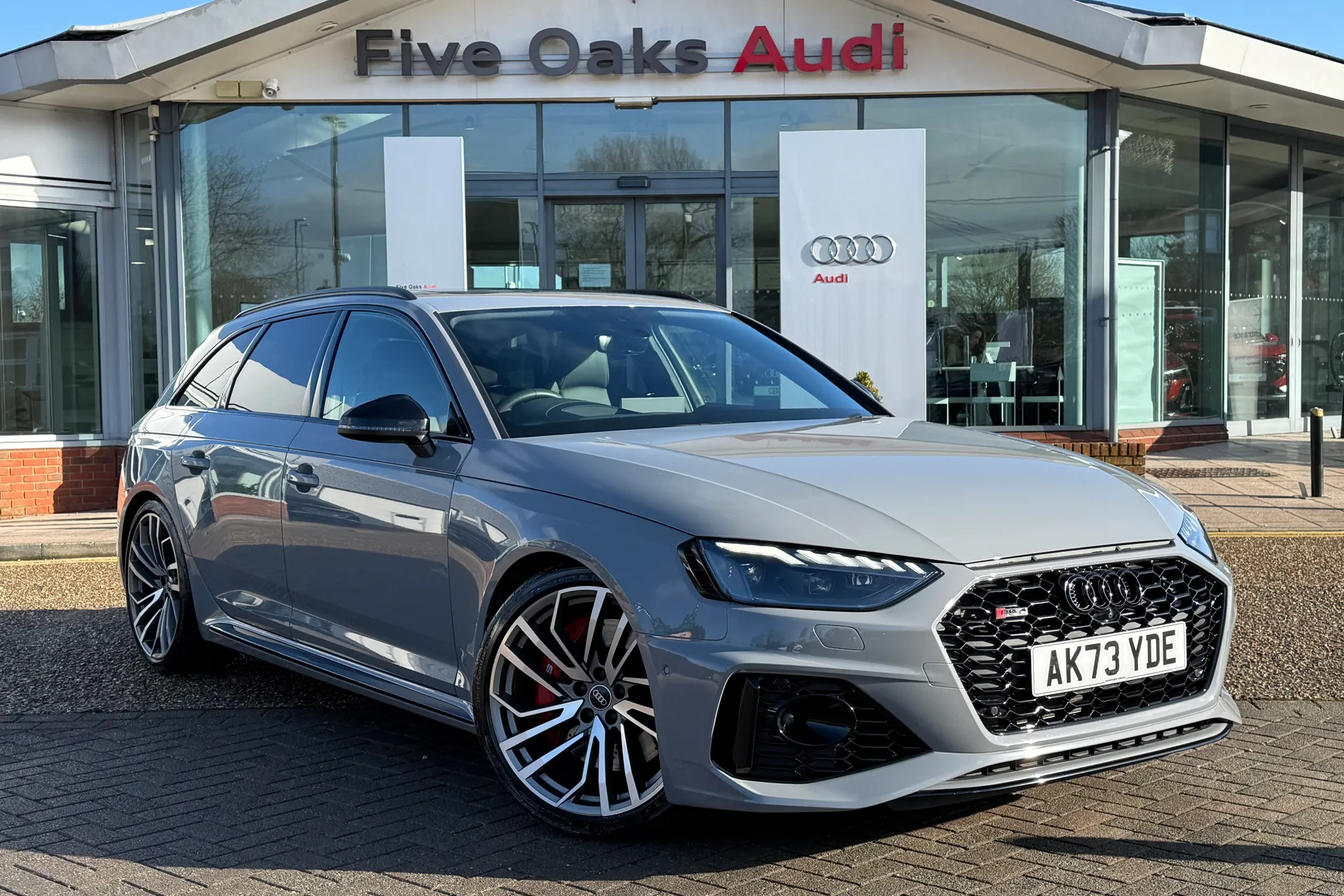 Audi RS4 focused image