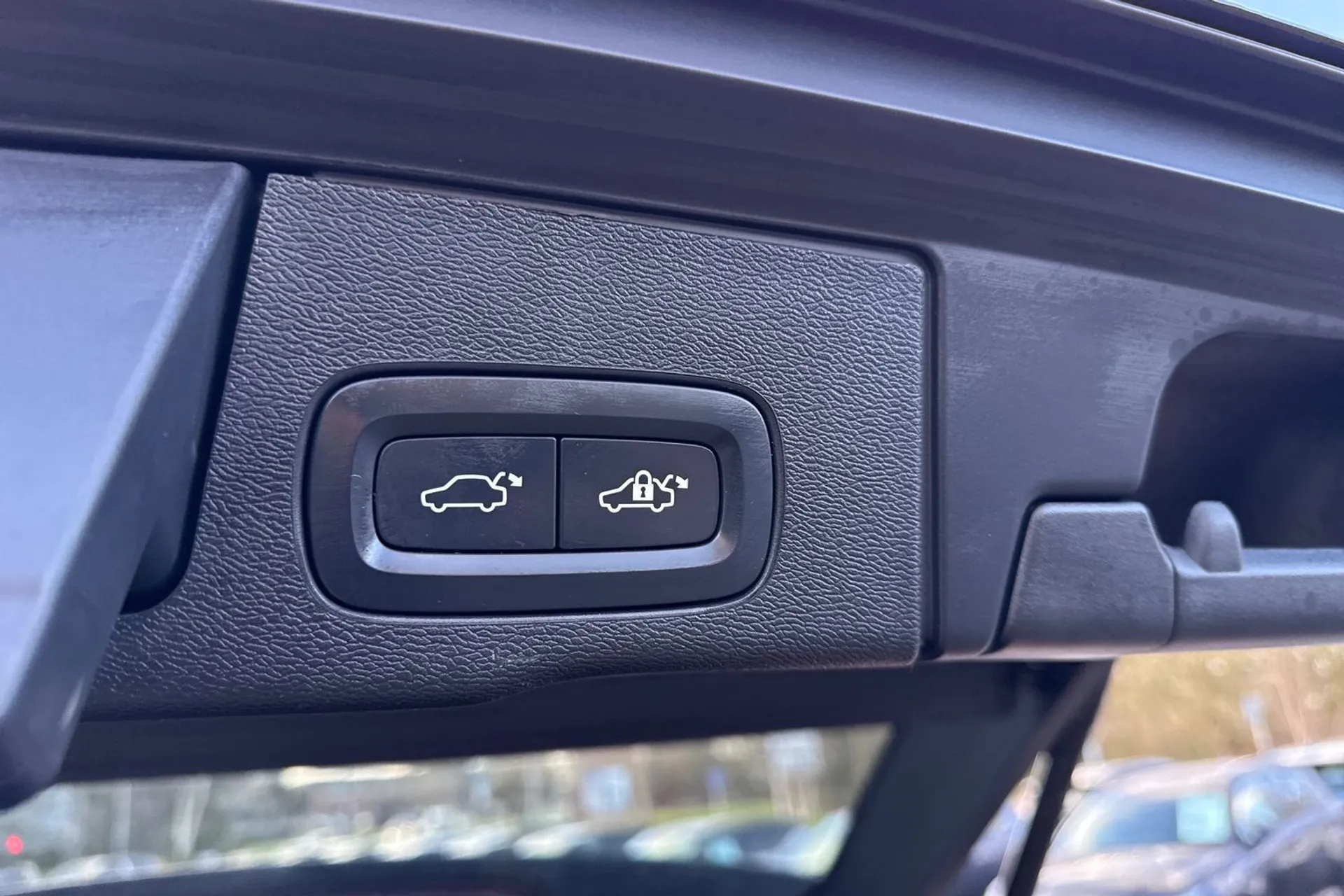 Volvo XC60 thumbnail image number 21