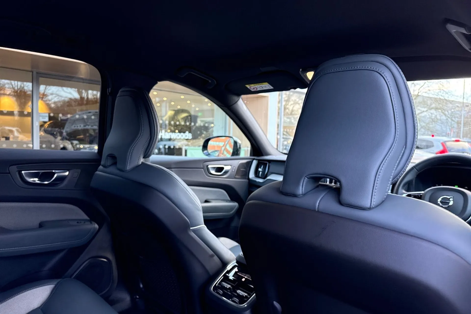 Volvo XC60 thumbnail image number 24