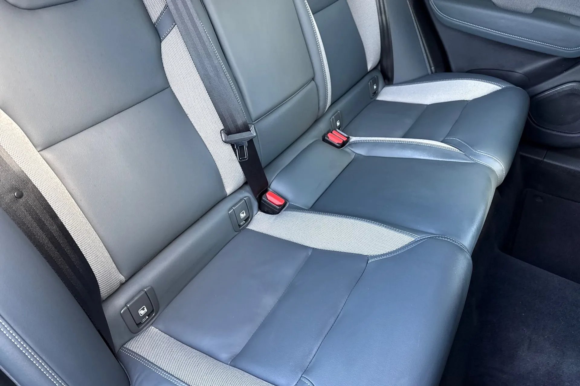 Volvo XC60 thumbnail image number 25