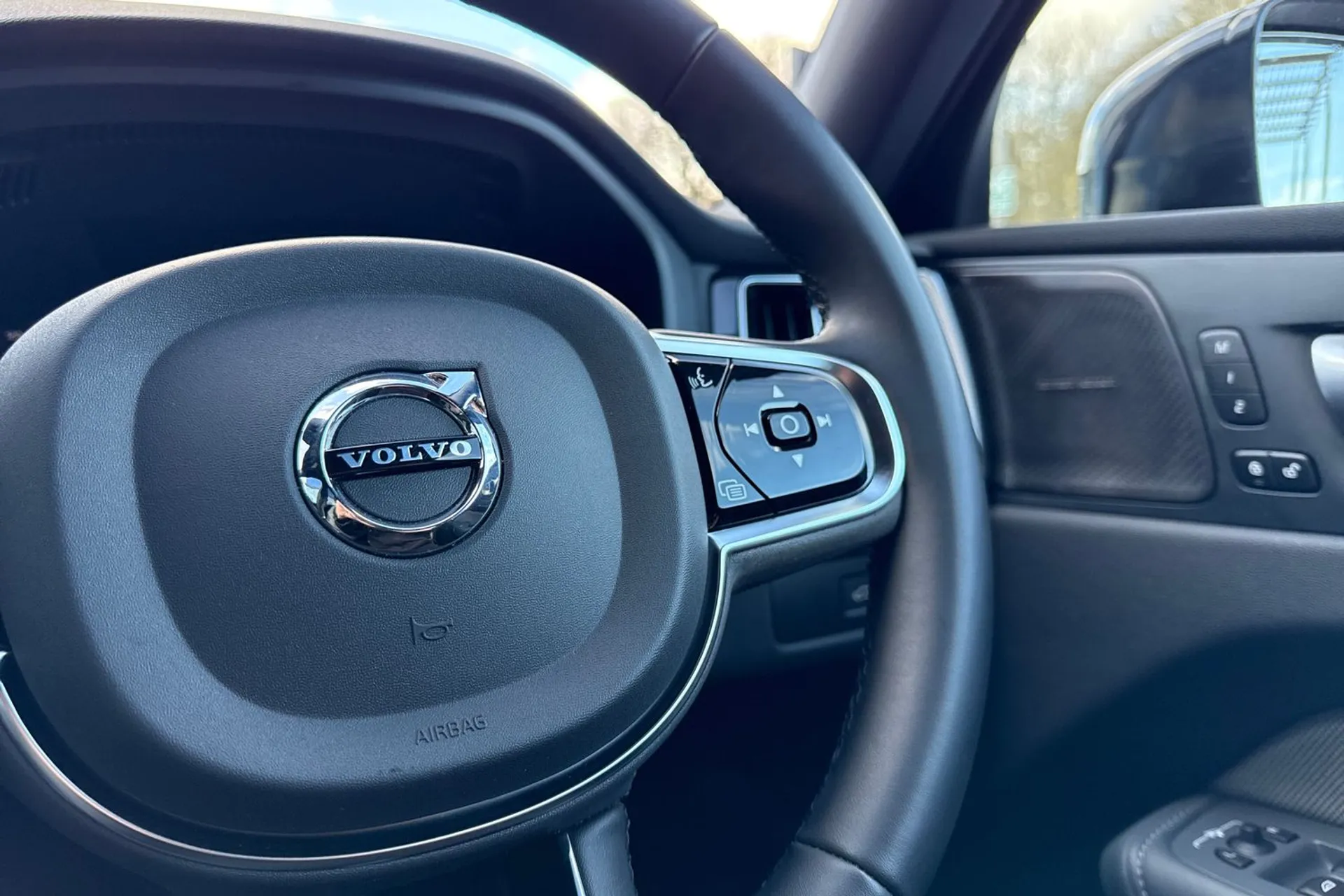 Volvo XC60 thumbnail image number 37