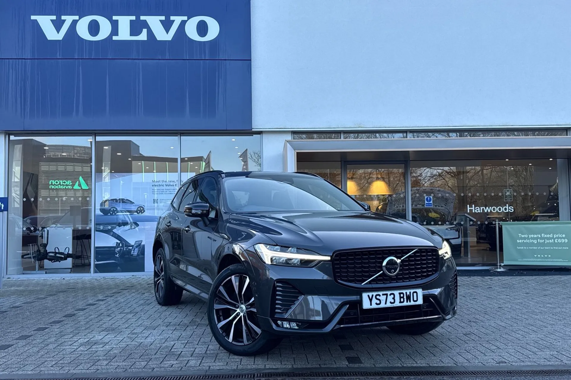 Volvo XC60 focused image