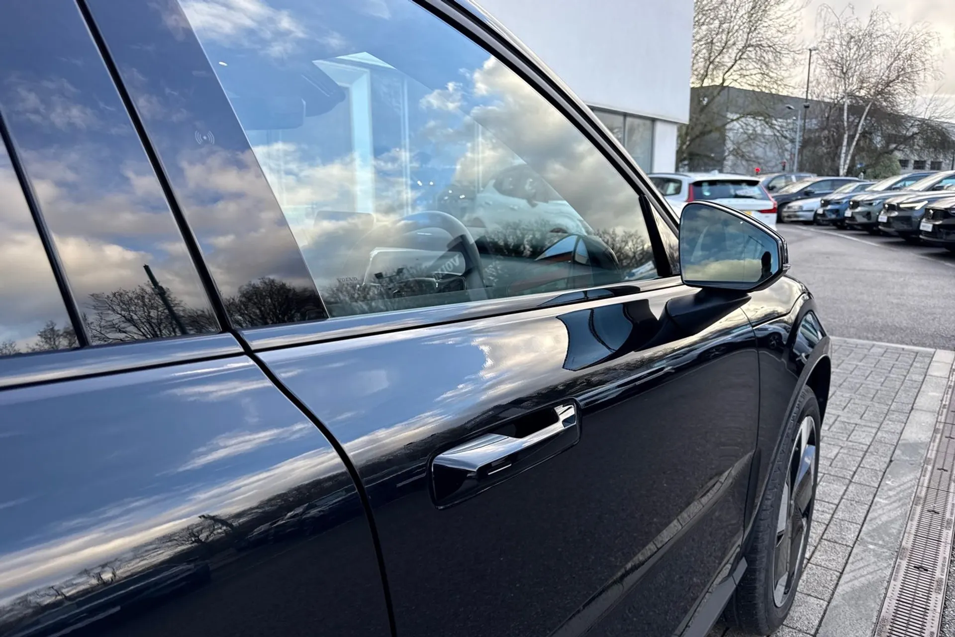 Volvo EX30 thumbnail image number 17