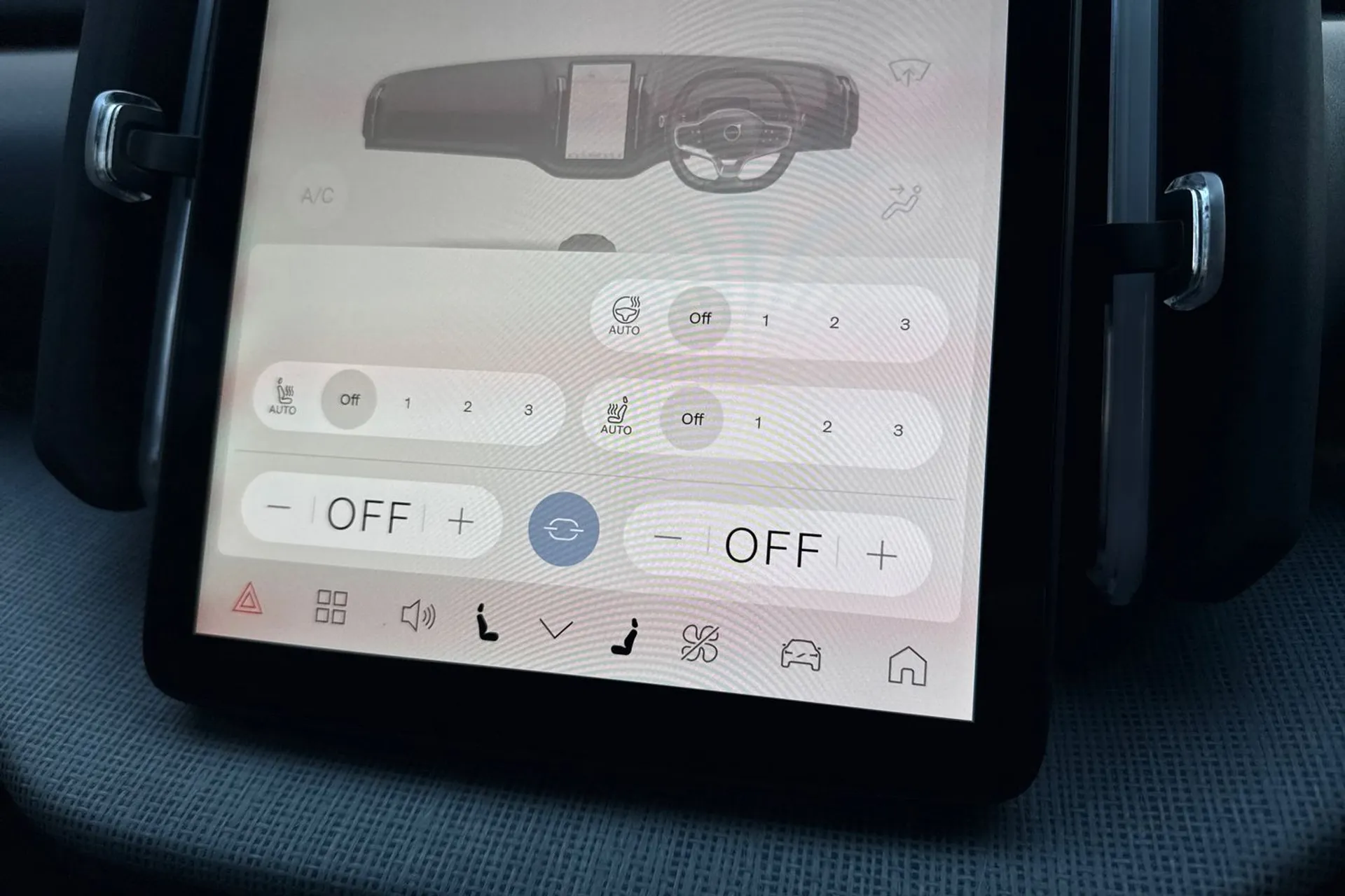 Volvo EX30 thumbnail image number 42