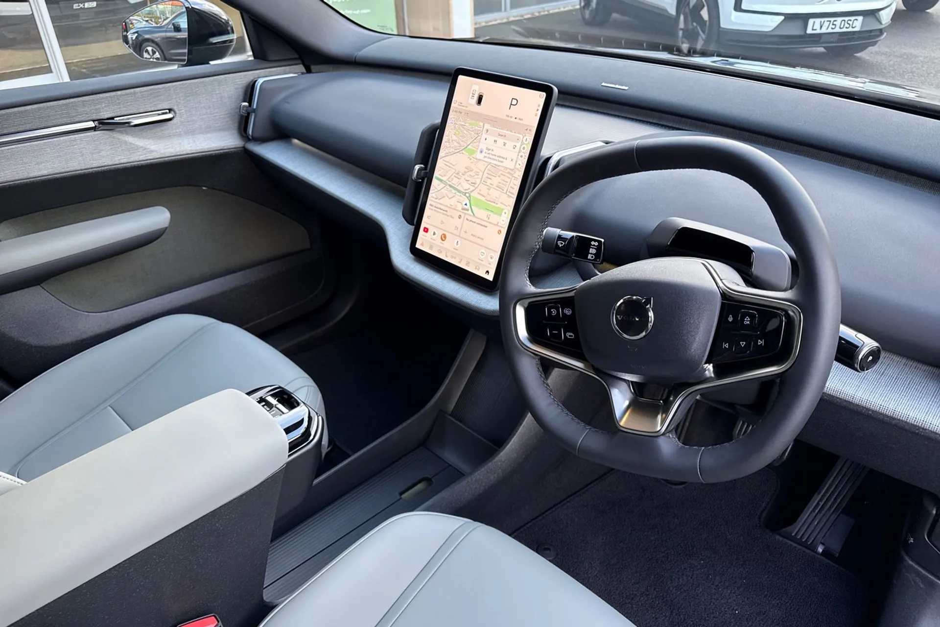 Volvo EX30 thumbnail image number 6