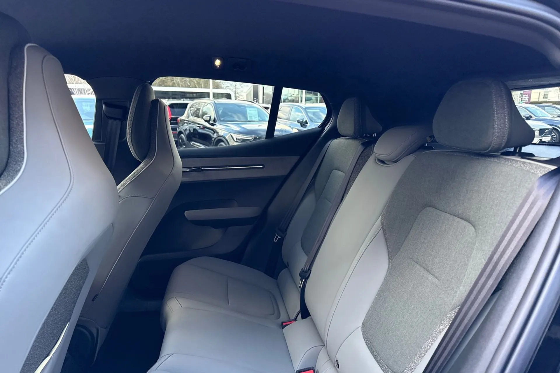 Volvo EX30 thumbnail image number 30