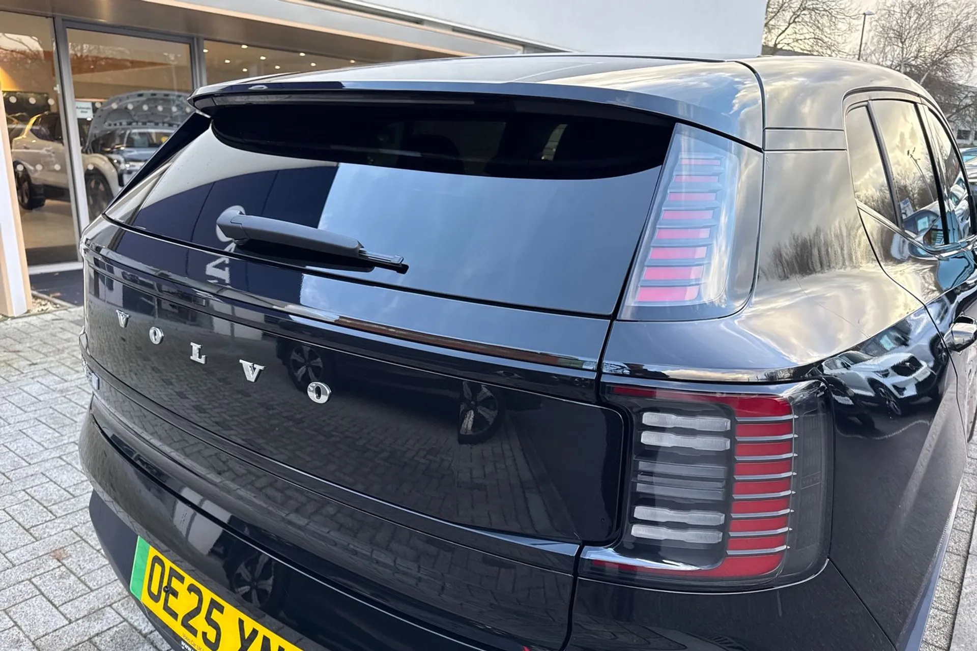 Volvo EX30 thumbnail image number 16