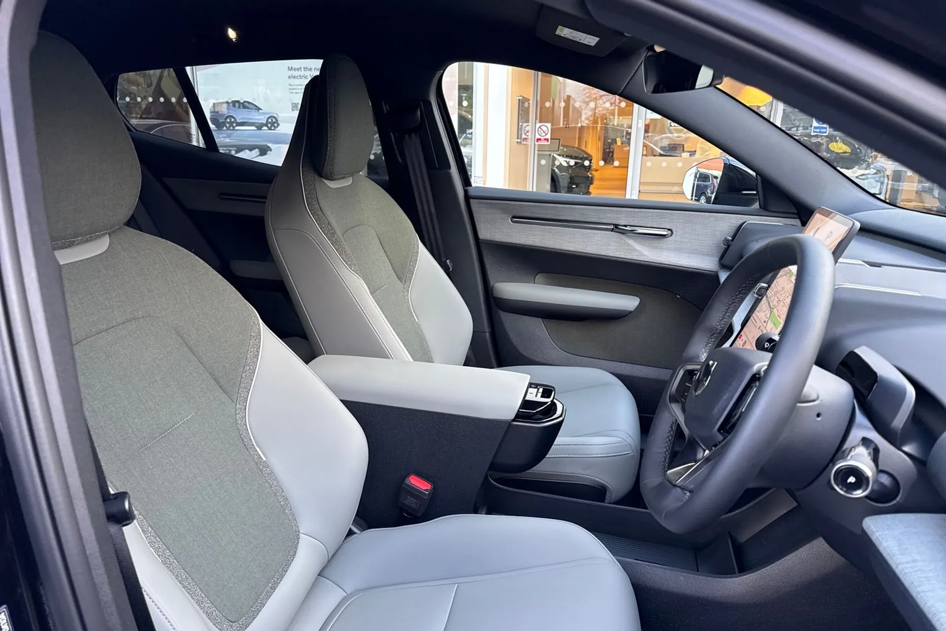 Volvo EX30 thumbnail image number 26