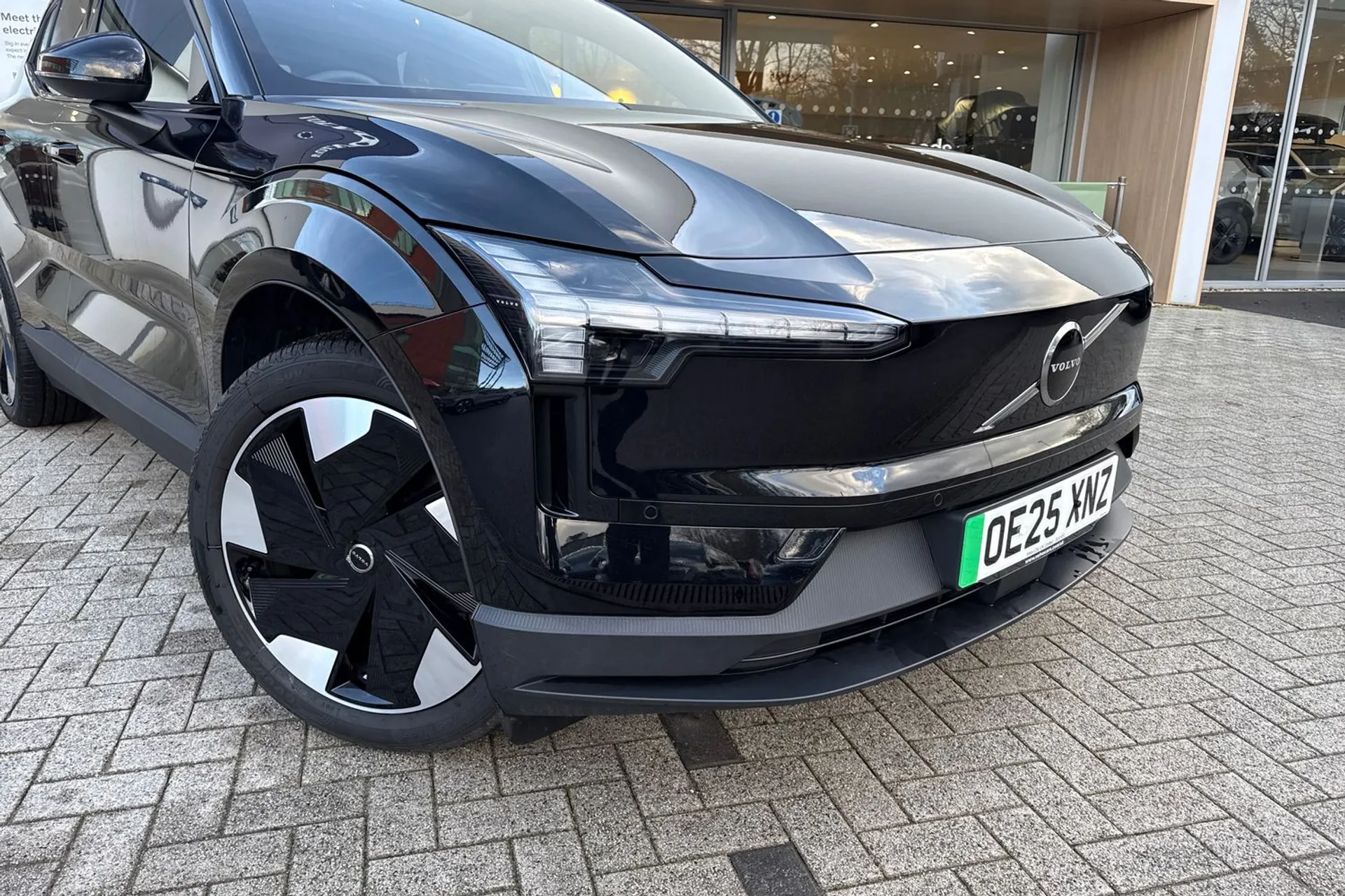 Volvo EX30 thumbnail image number 7