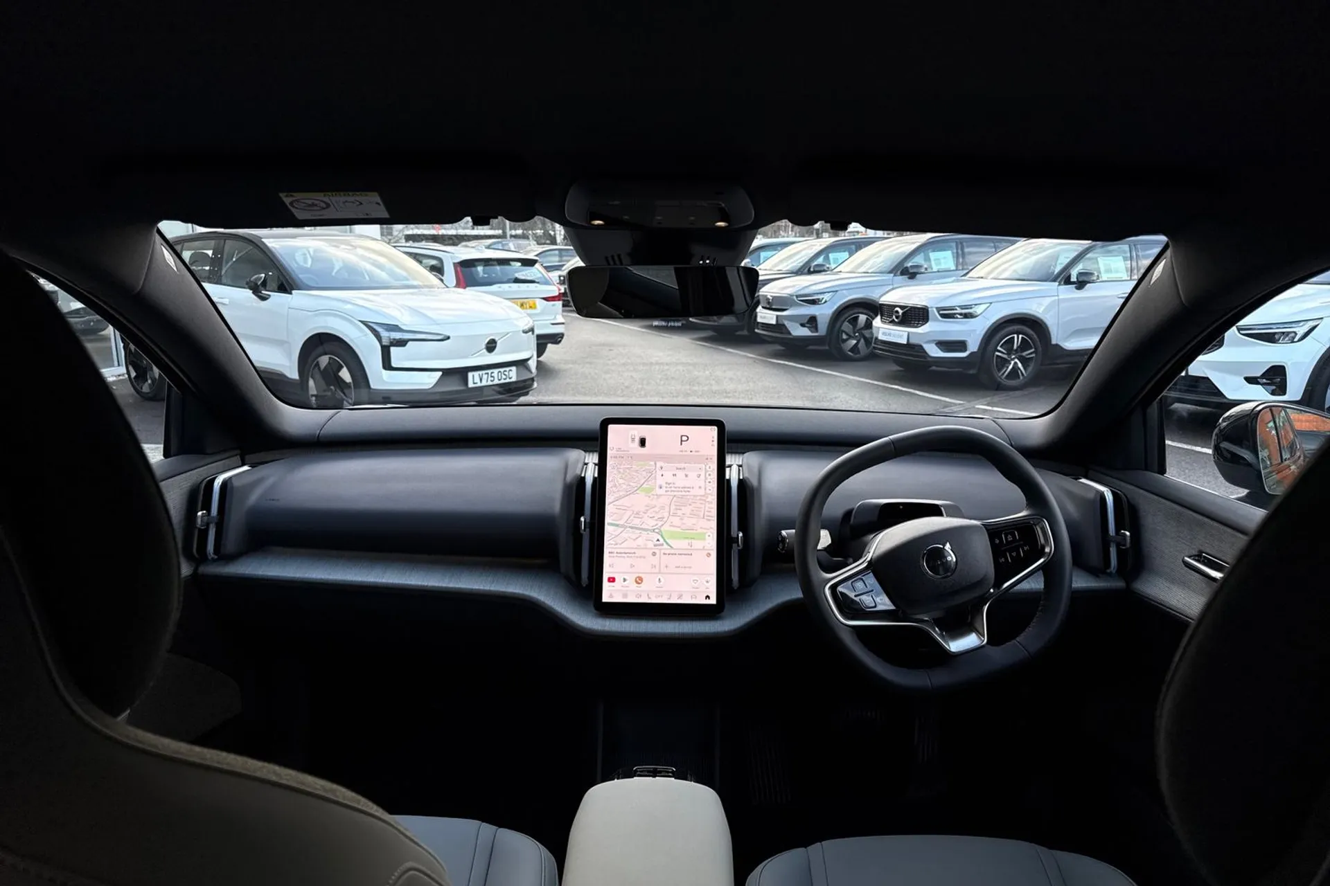 Volvo EX30 thumbnail image number 3