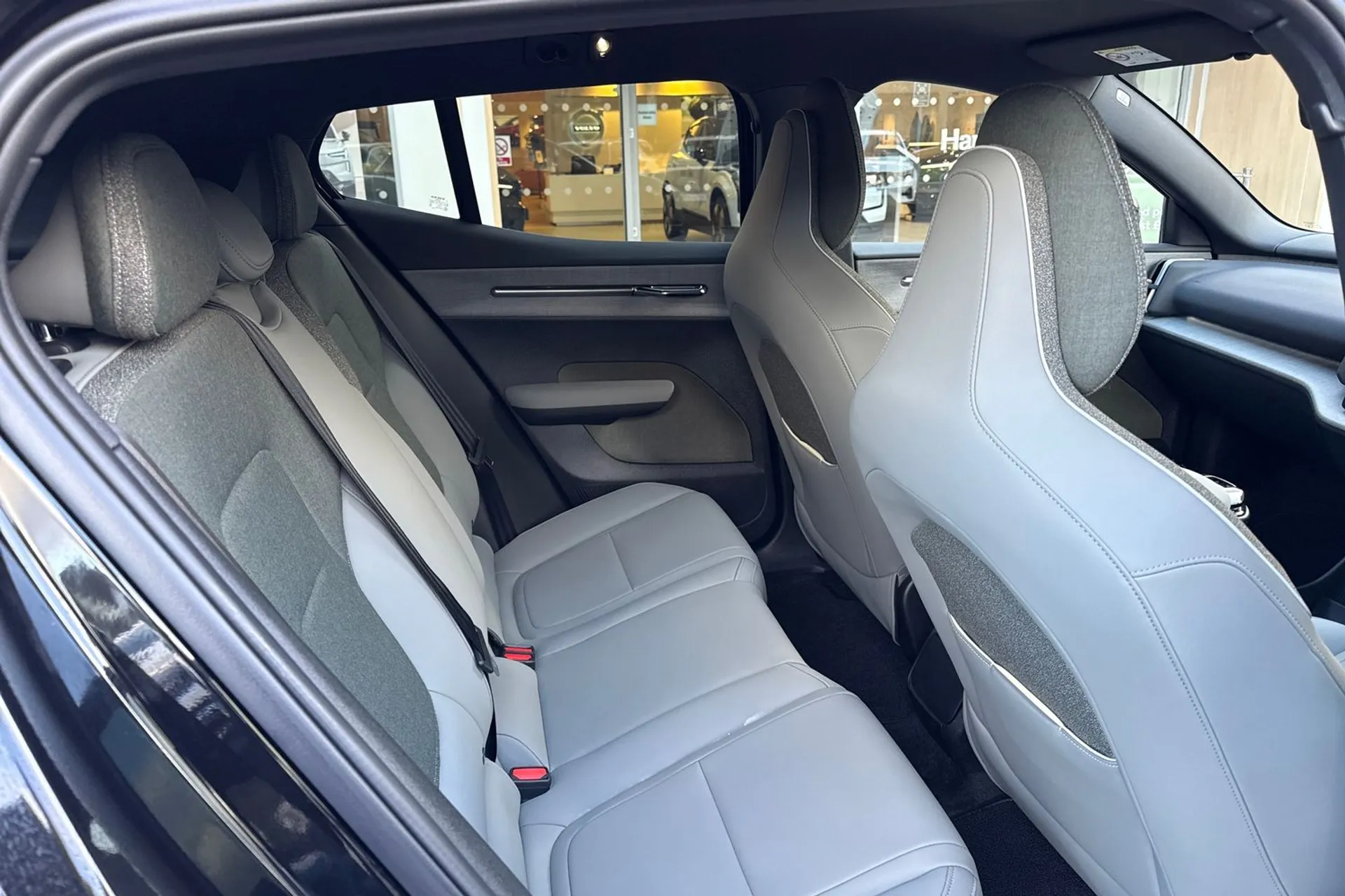 Volvo EX30 thumbnail image number 23