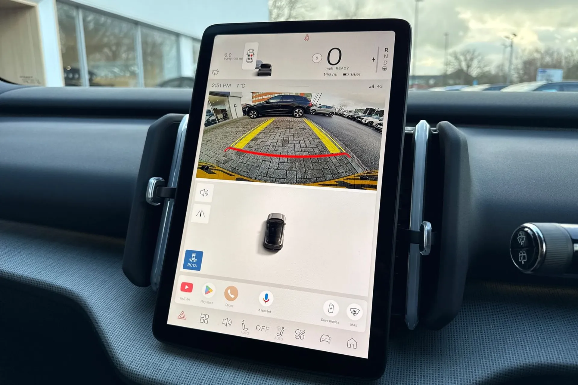 Volvo EX30 thumbnail image number 4