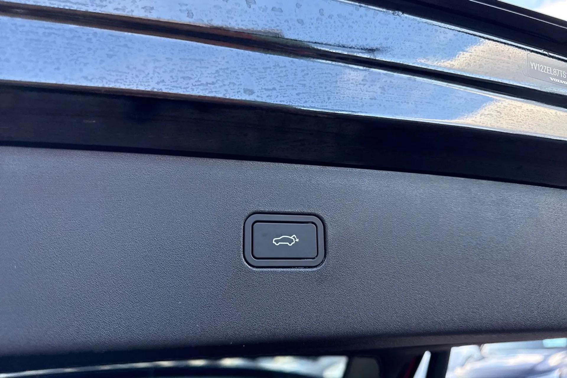 Volvo EX30 thumbnail image number 21