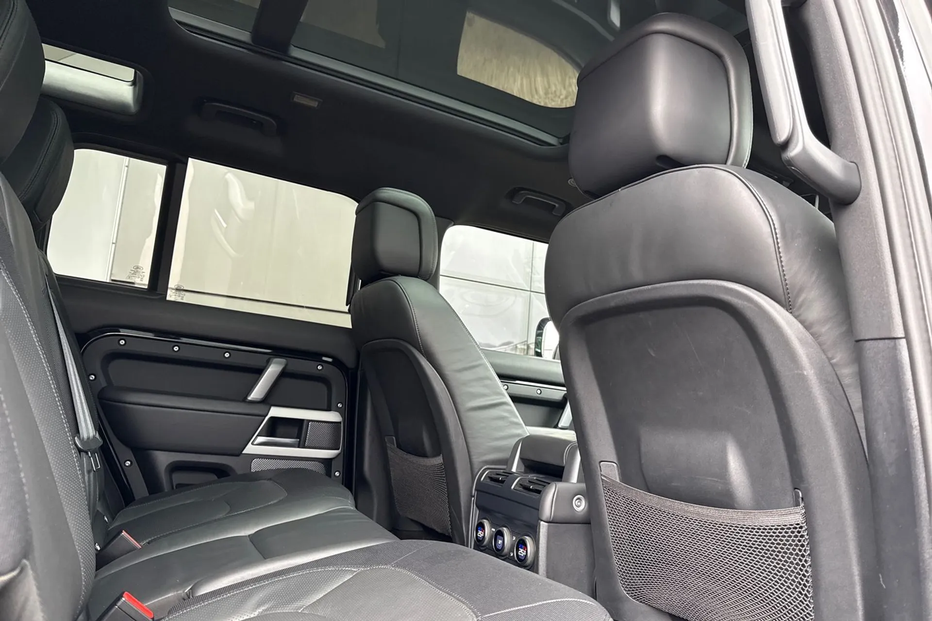 LAND ROVER DEFENDER thumbnail image number 47