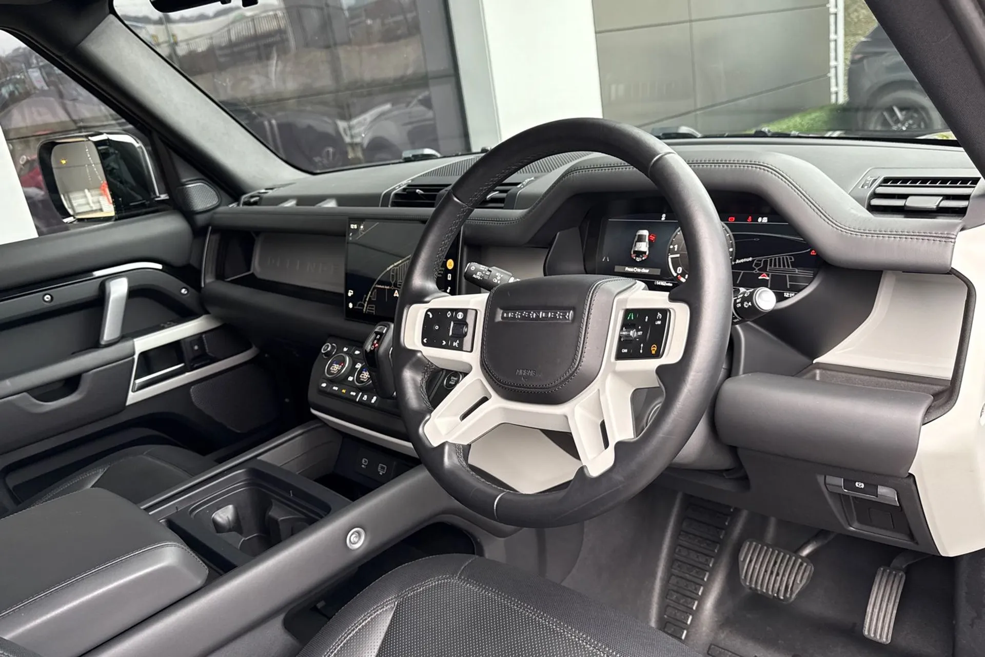 LAND ROVER DEFENDER thumbnail image number 22