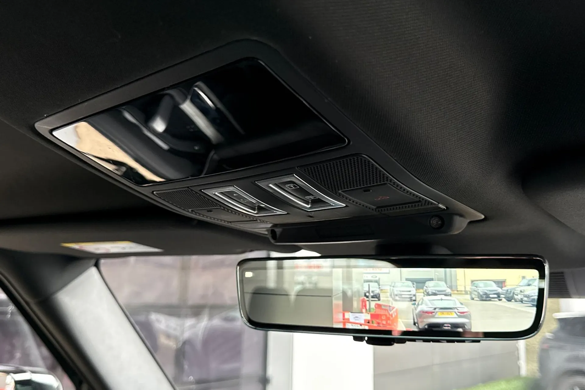 LAND ROVER DEFENDER thumbnail image number 21