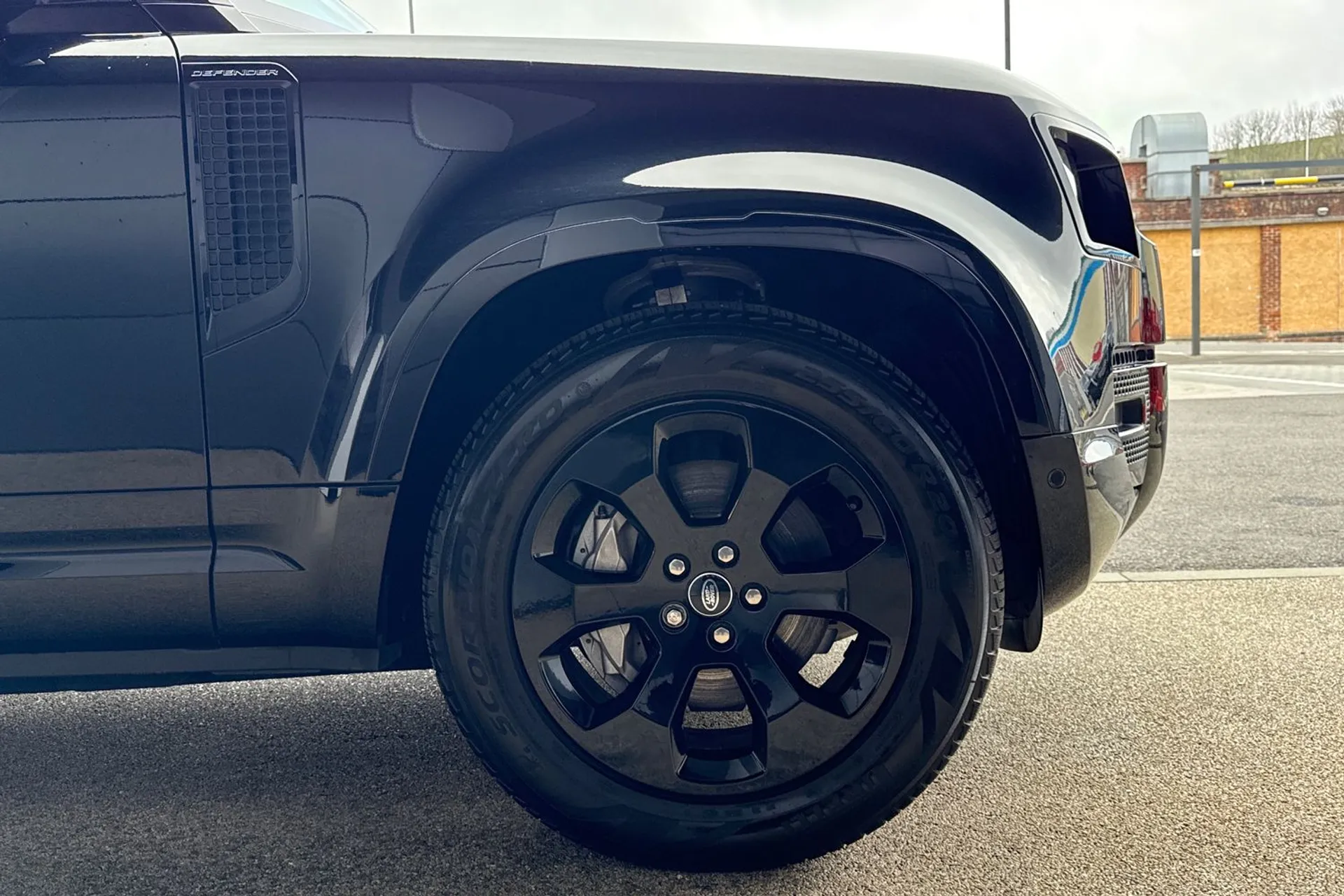 LAND ROVER DEFENDER thumbnail image number 18