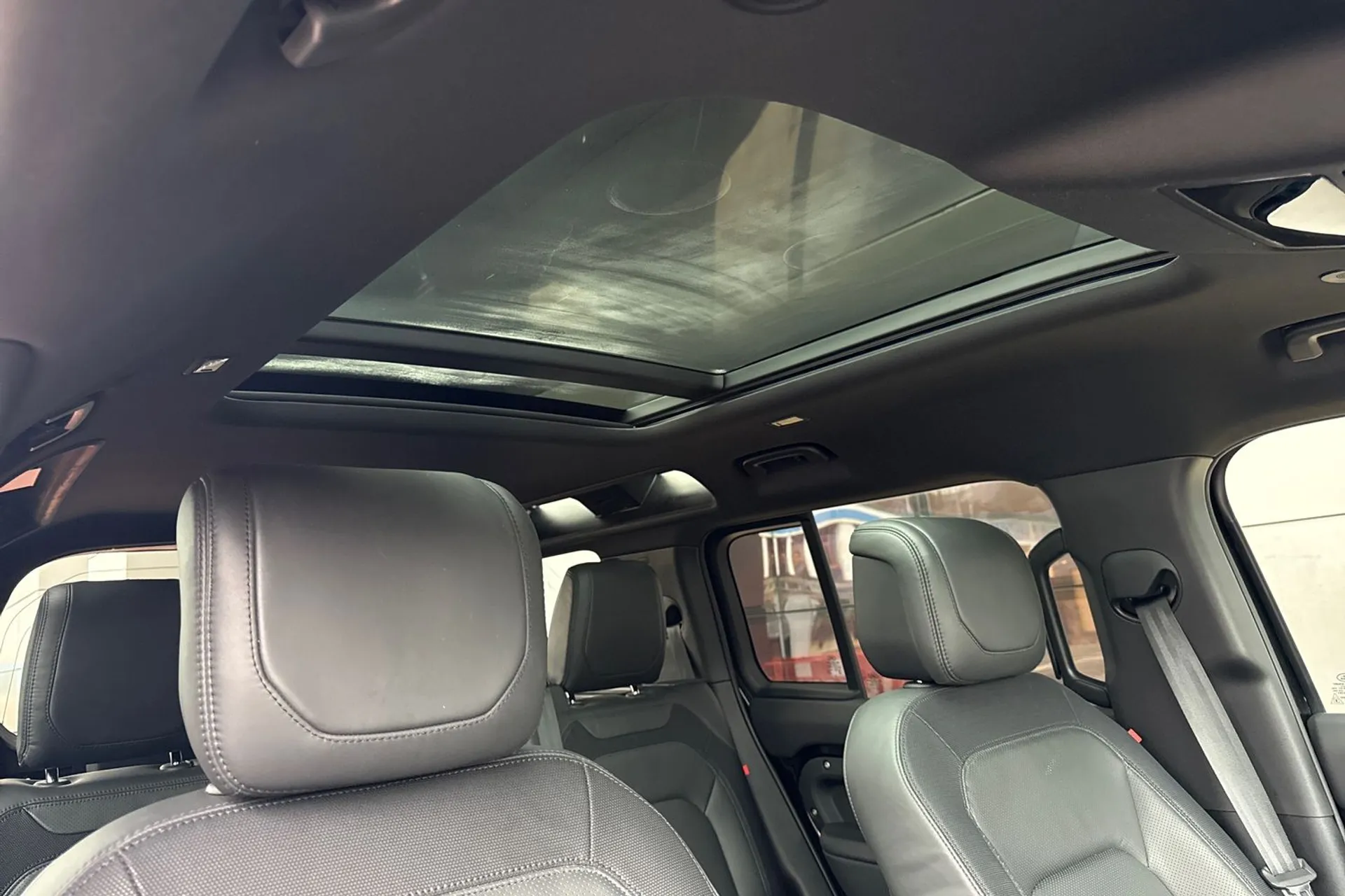 LAND ROVER DEFENDER thumbnail image number 16