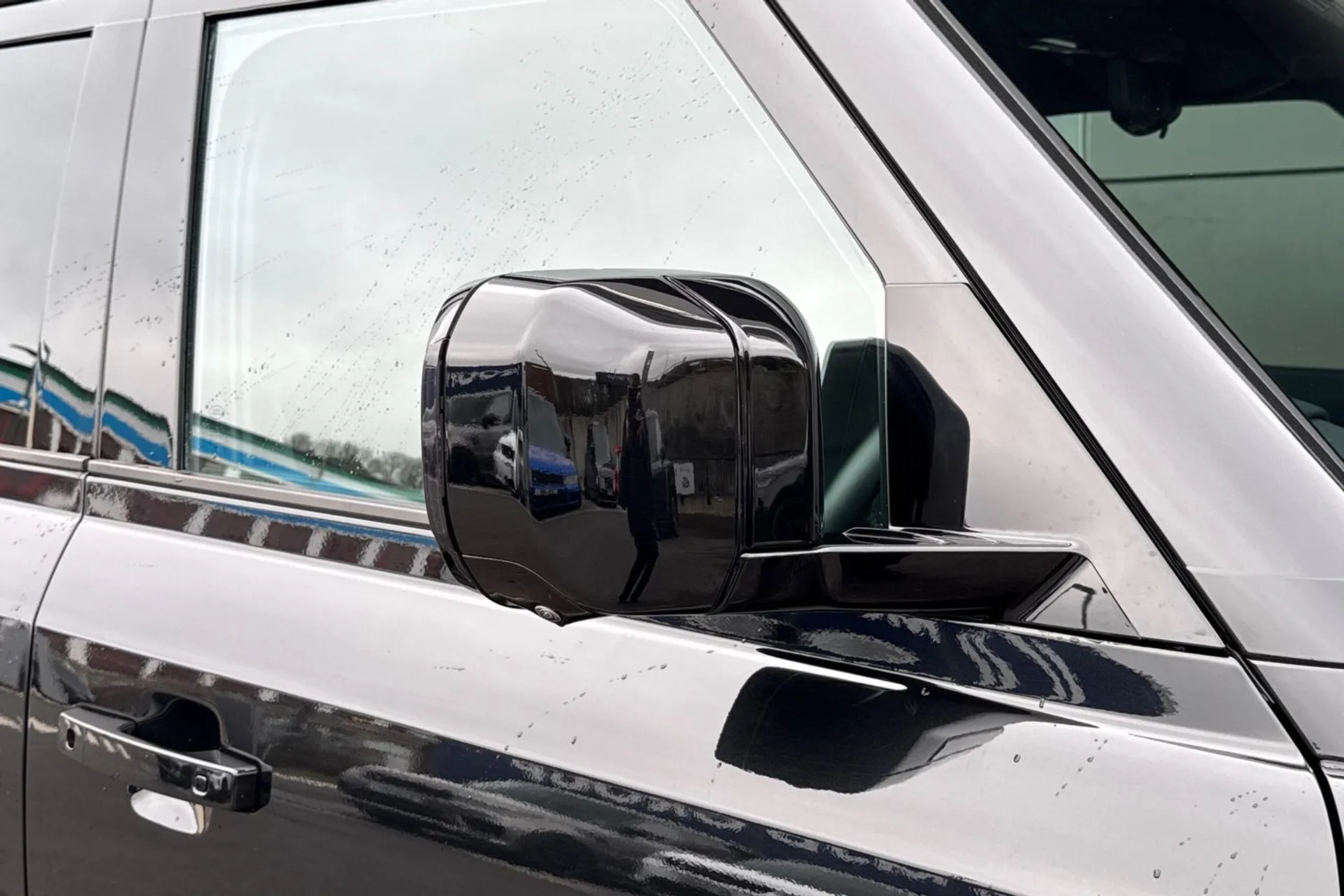 LAND ROVER DEFENDER thumbnail image number 31