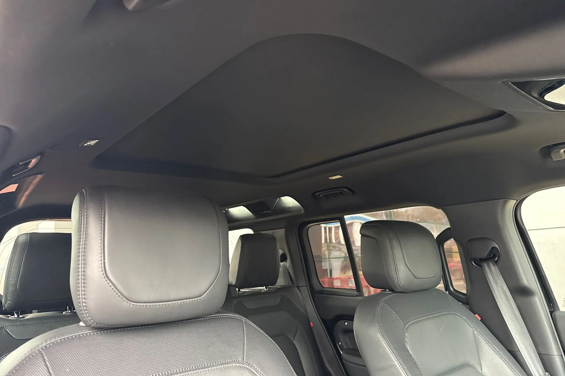 LAND ROVER DEFENDER thumbnail image number 15