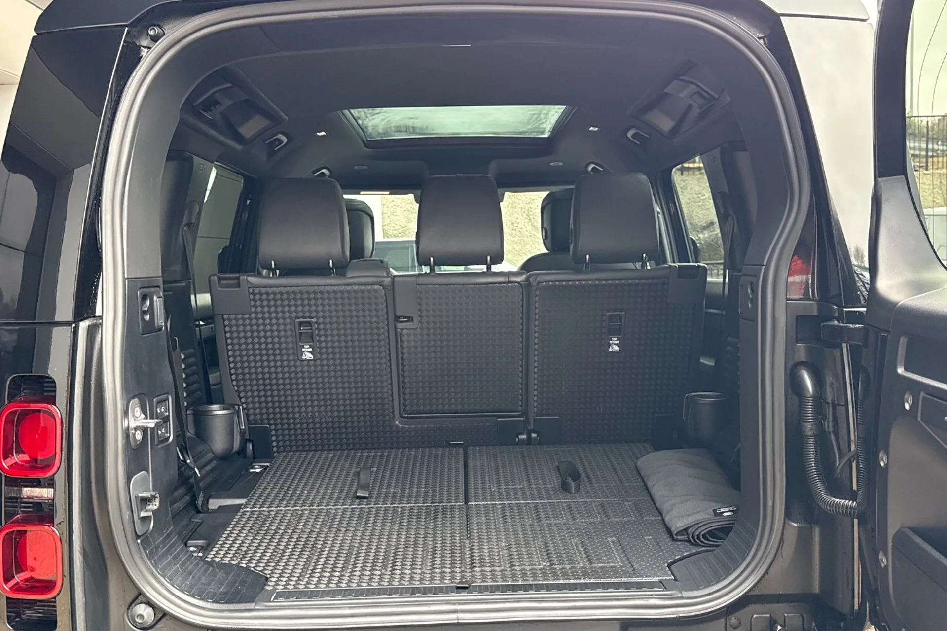 LAND ROVER DEFENDER thumbnail image number 41