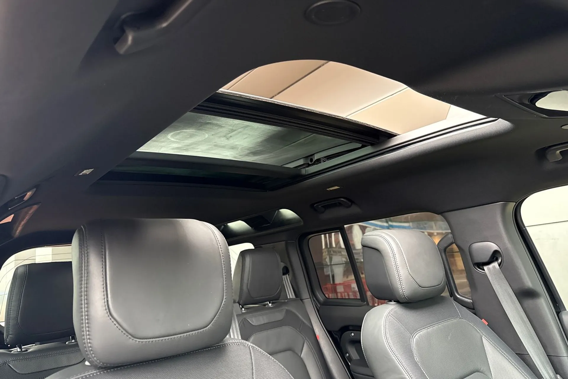 LAND ROVER DEFENDER thumbnail image number 17