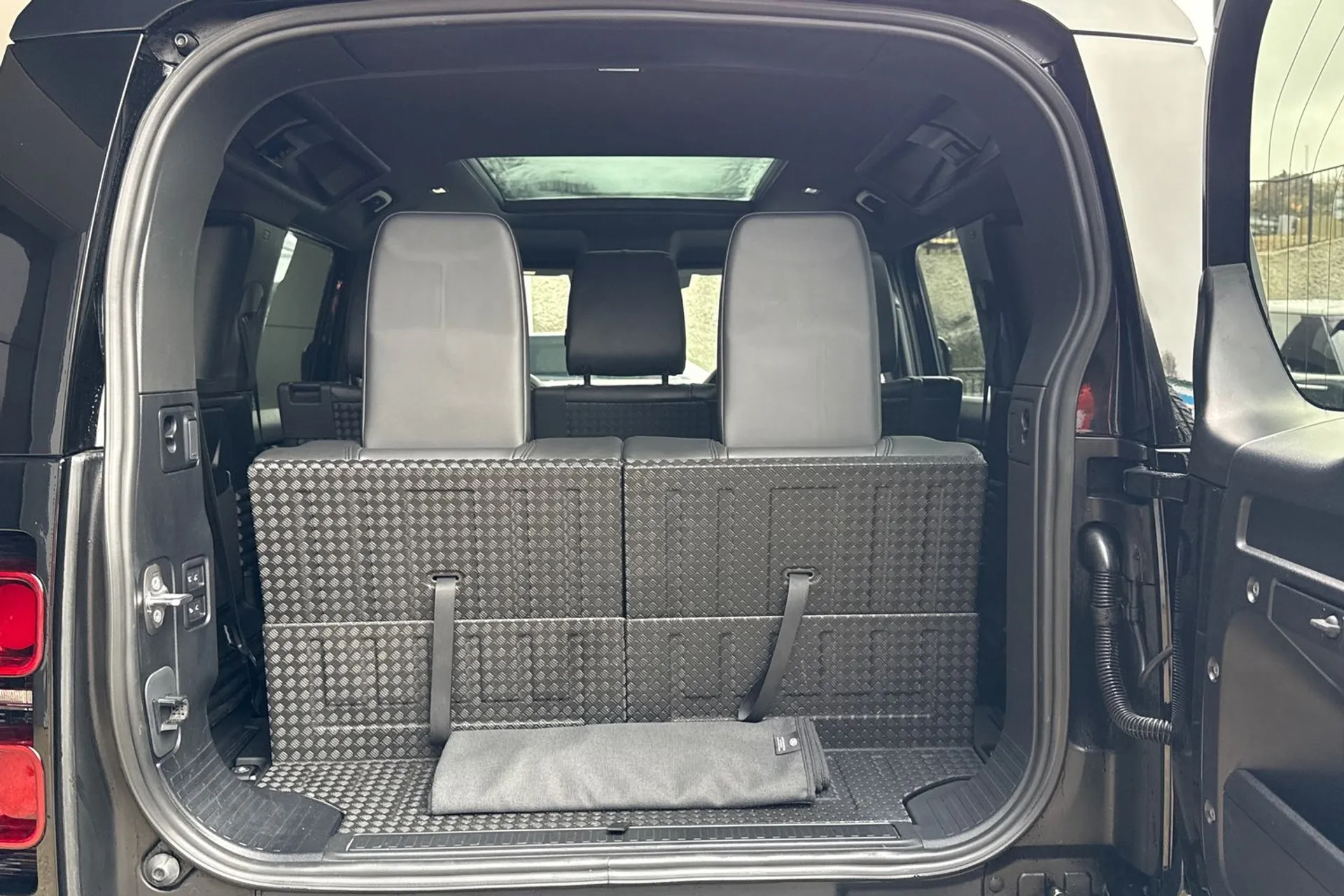 LAND ROVER DEFENDER thumbnail image number 42