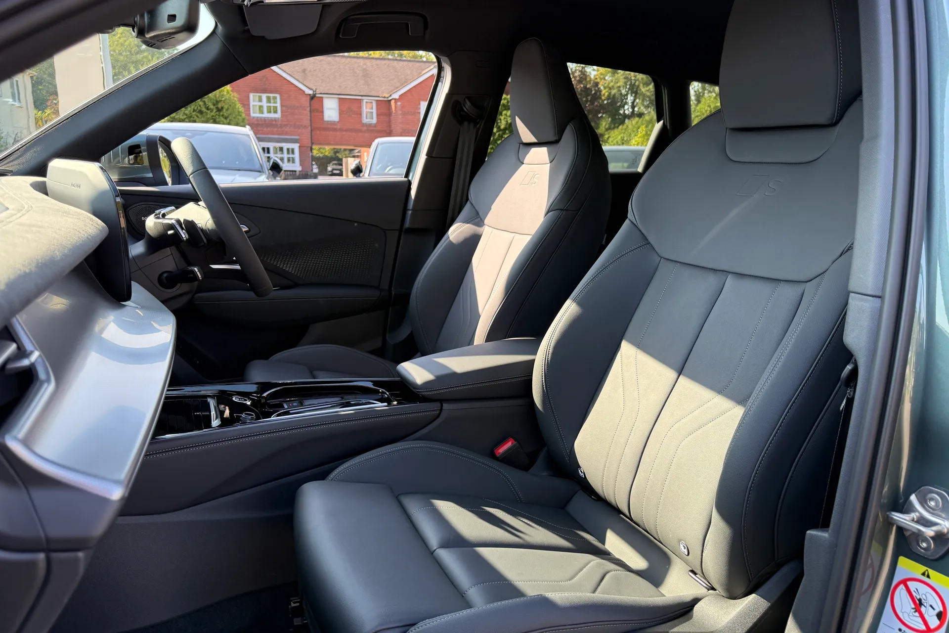 Audi Q3 thumbnail image number 36