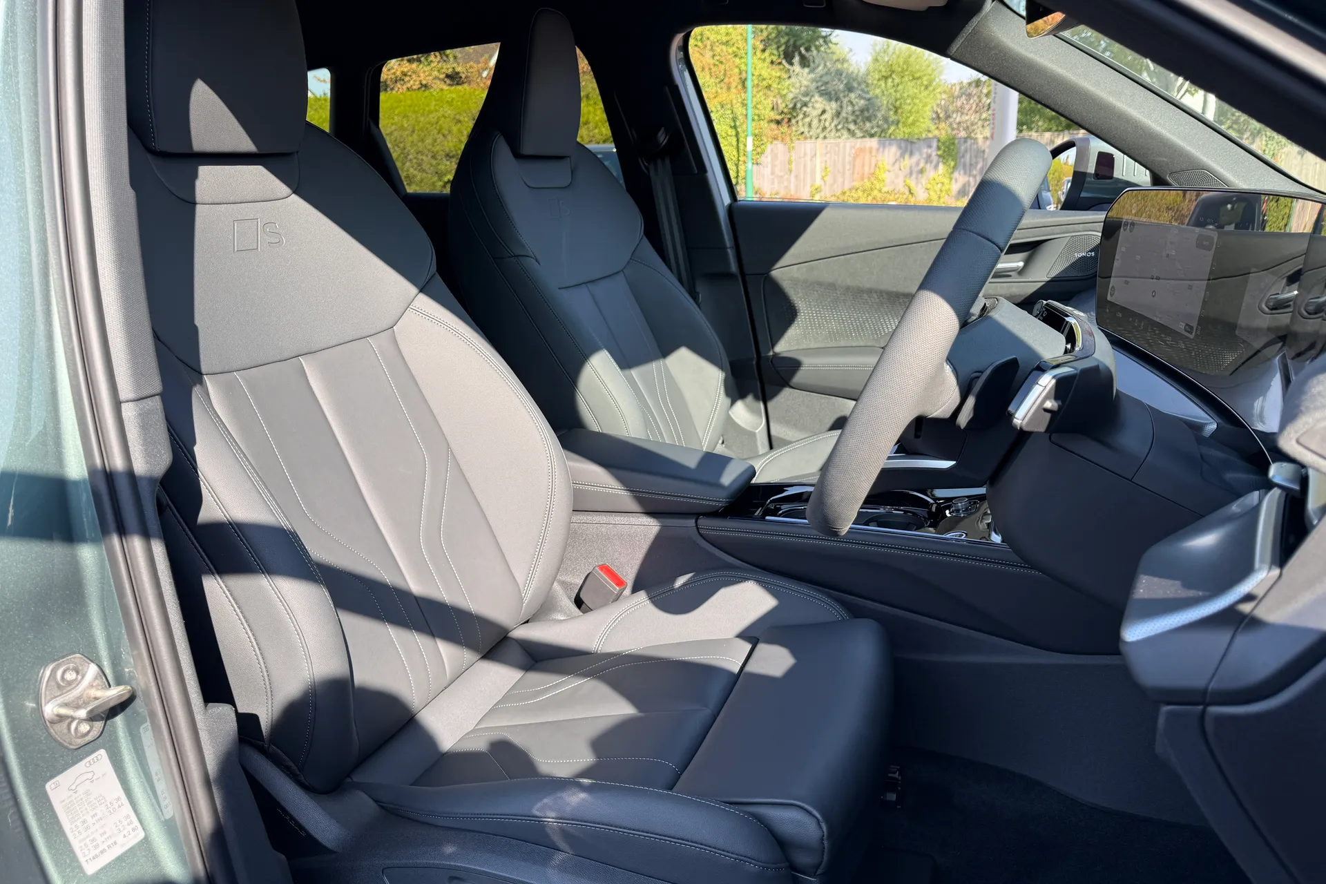 Audi Q3 thumbnail image number 33