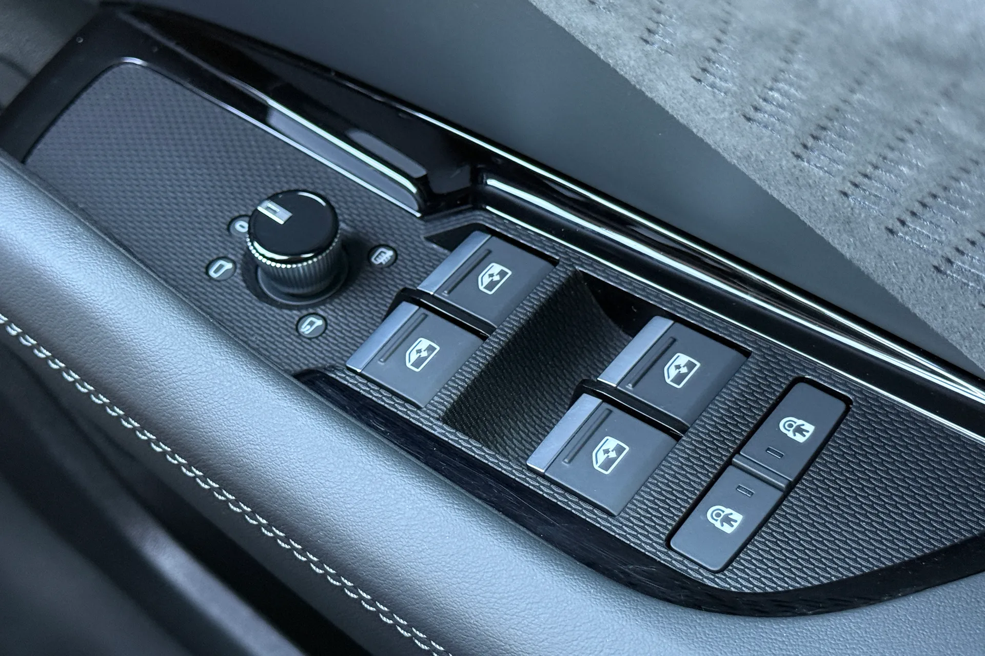 Audi Q3 thumbnail image number 25
